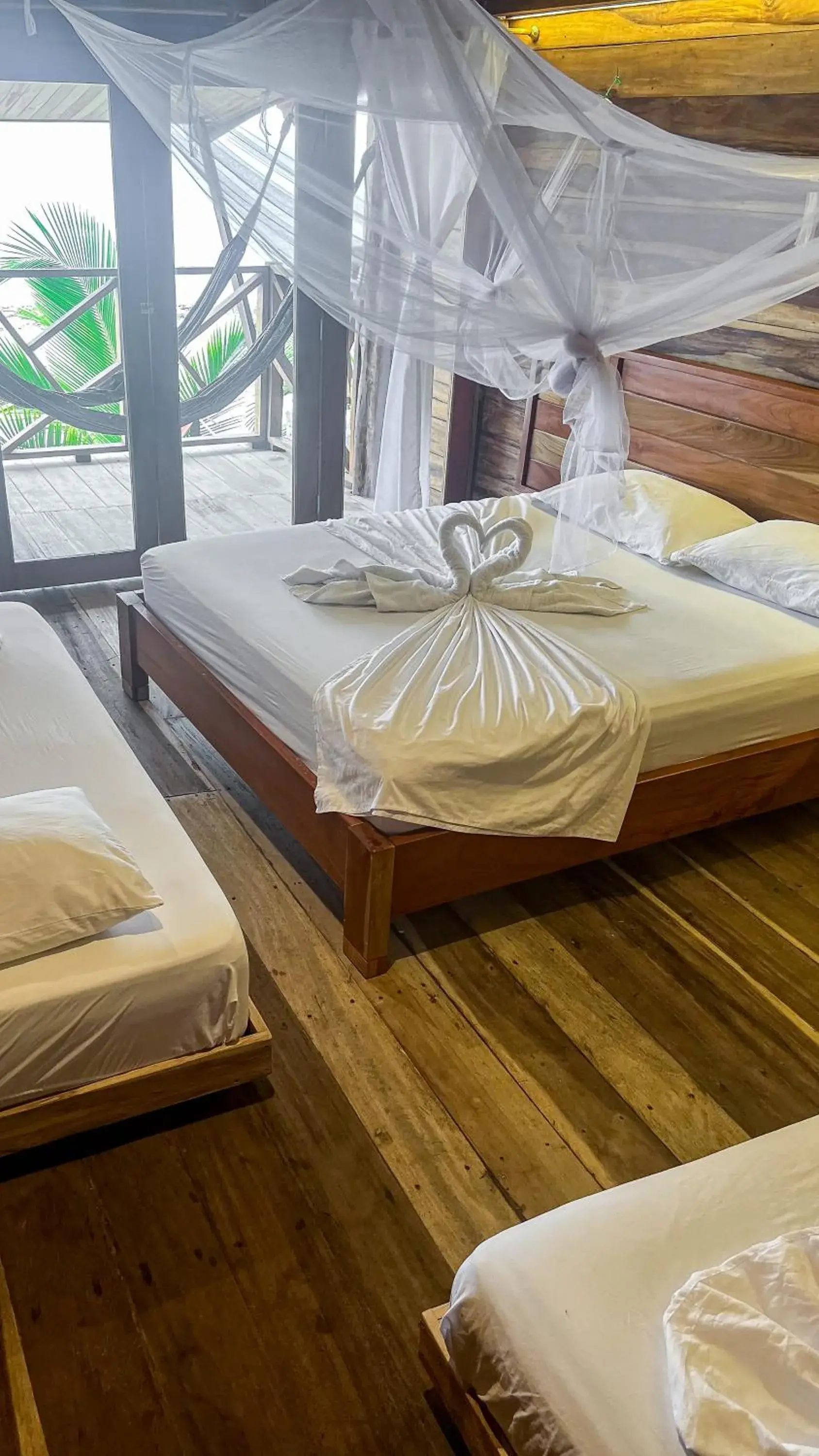 Quadruple Room with Sea View in Hostal MOCAMBO BEACH Quadruple Room with Sea View in Hostal MOCAMBO BEACH