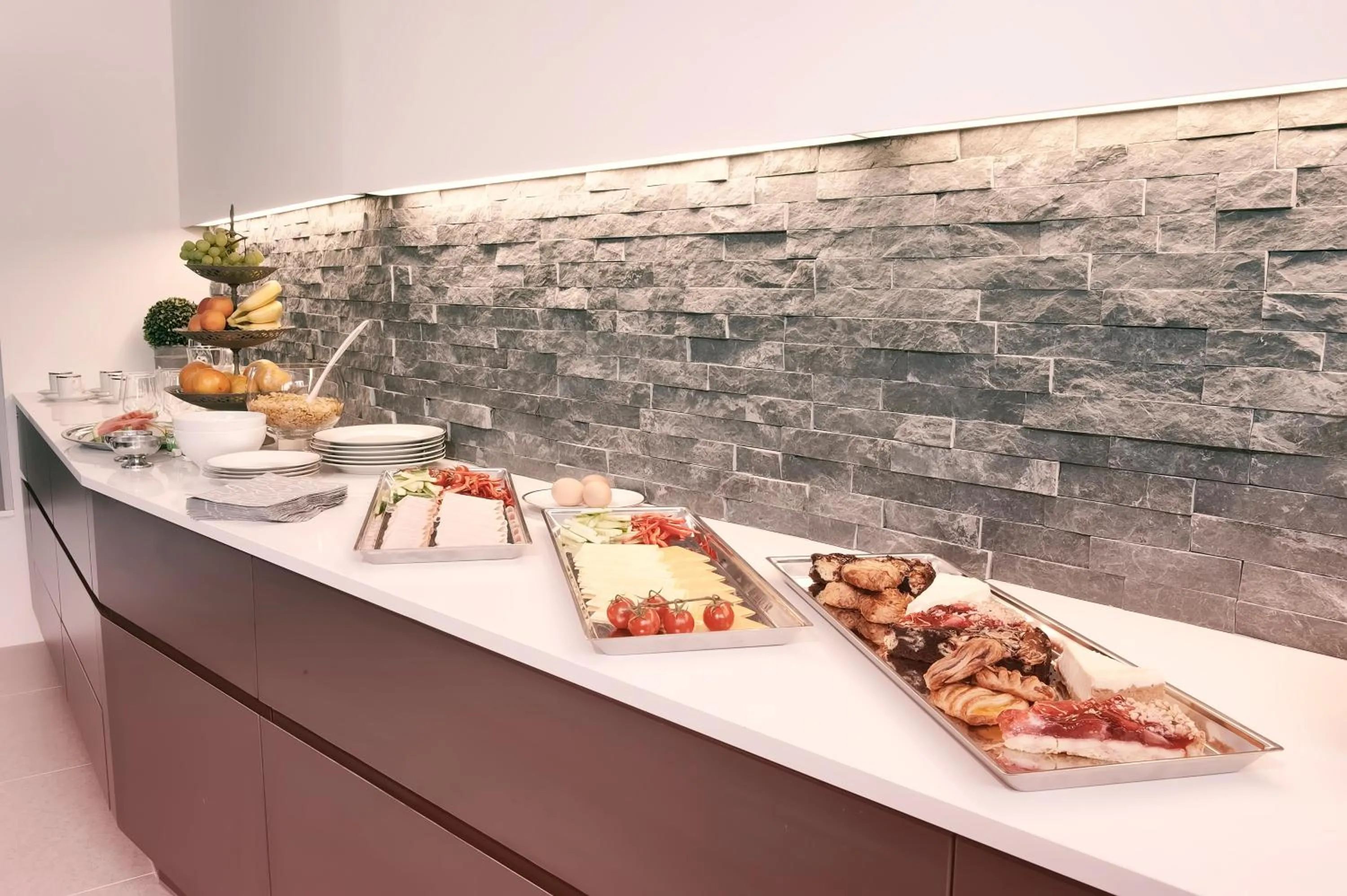 Restaurant/places to eat in Villa na Vinici