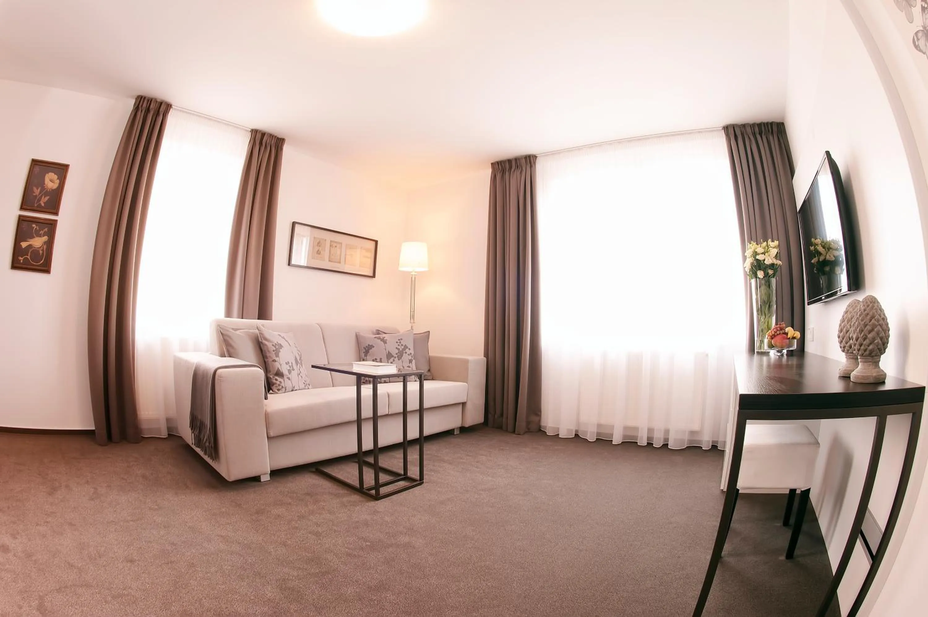 Living room, Bed in Villa na Vinici