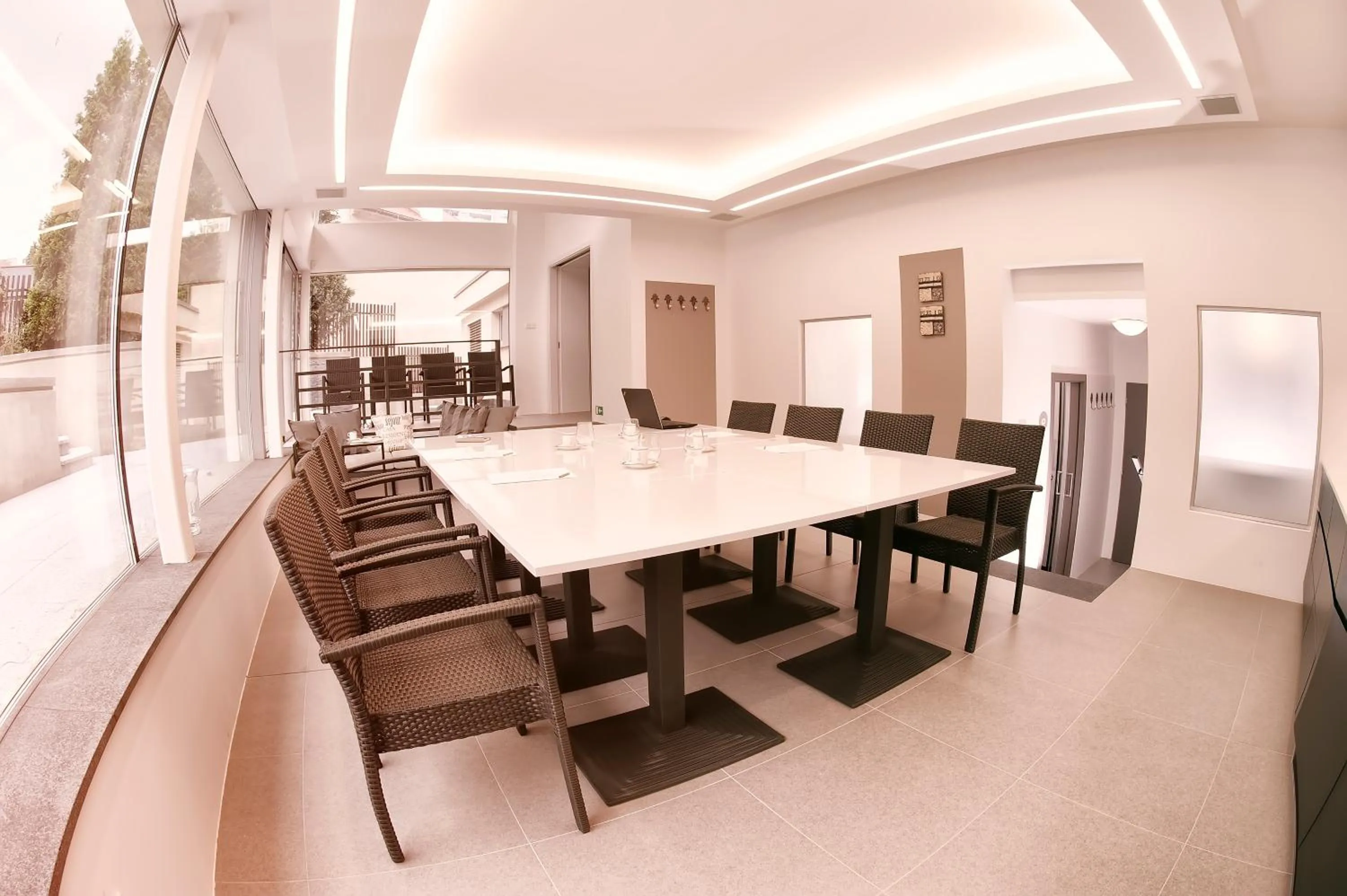 Business facilities in Villa na Vinici