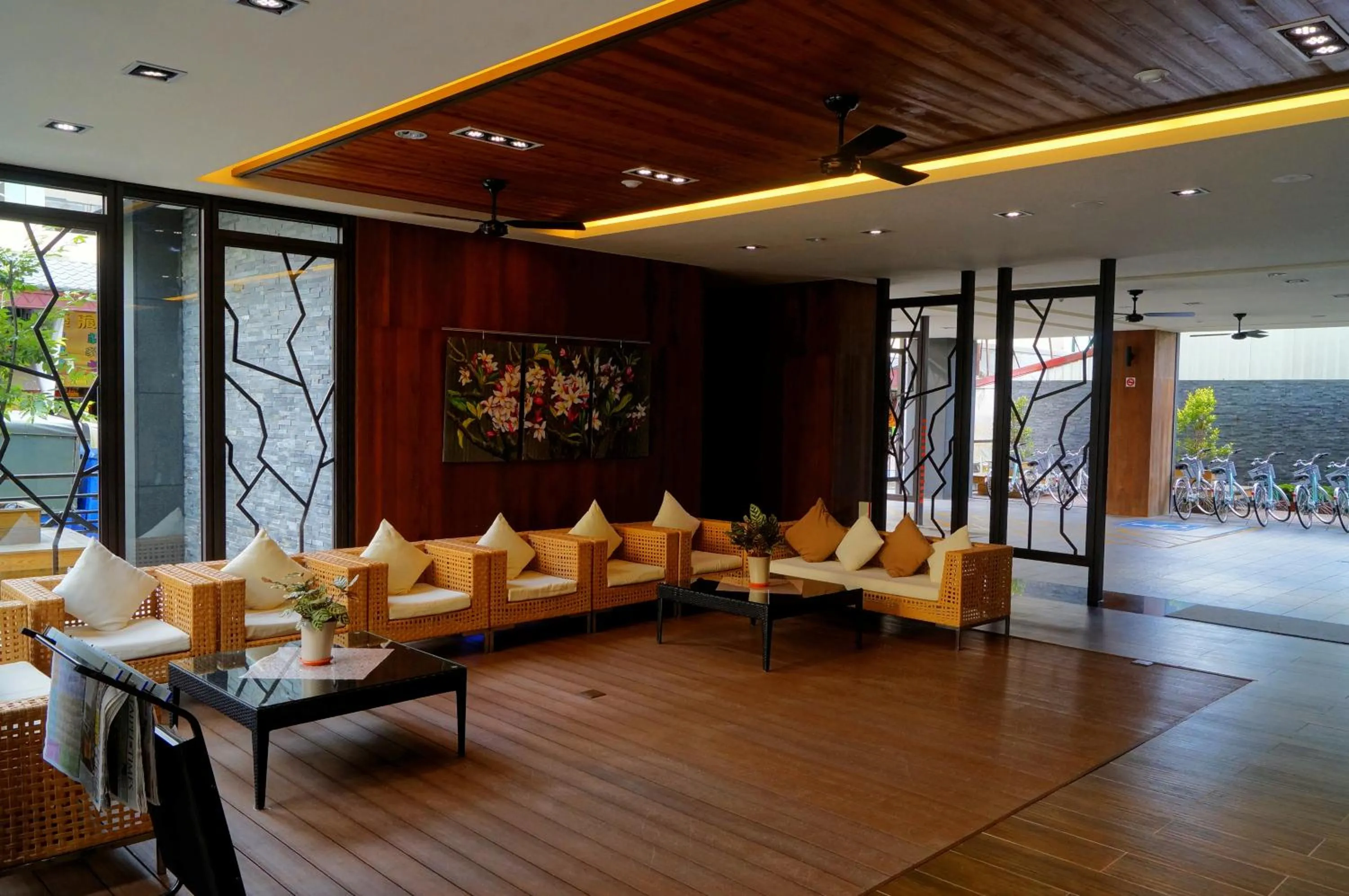 Lounge or bar in Lealea Garden Hotels - Sun Lake