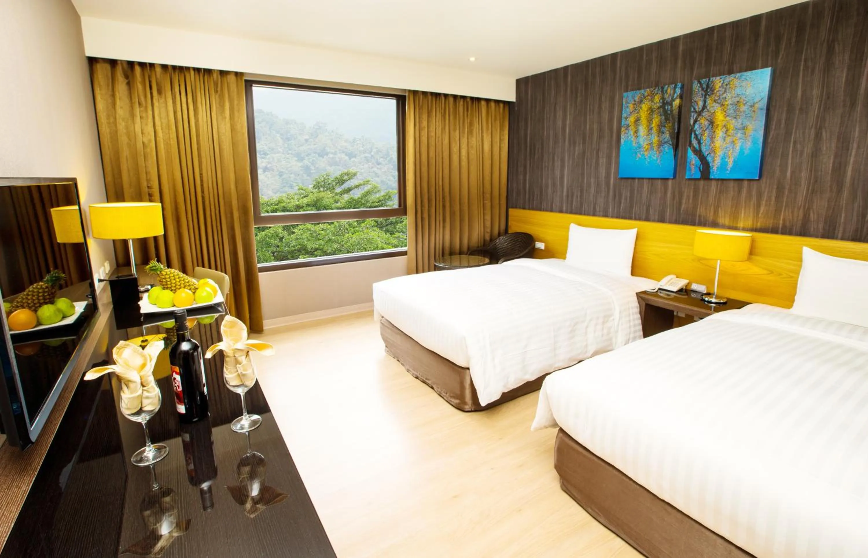 Photo of the whole room, Bed in Lealea Garden Hotels - Sun Lake
