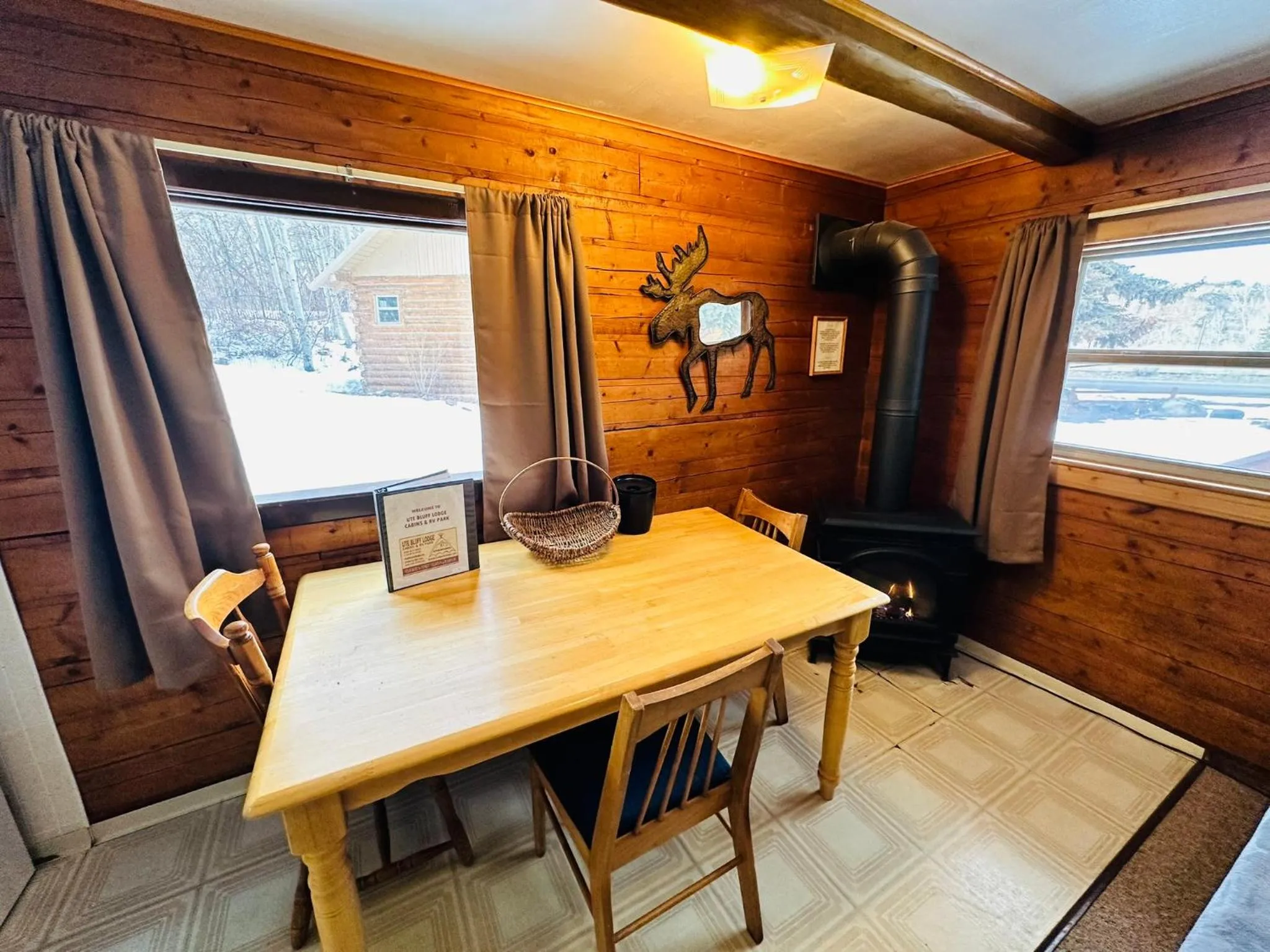 Ute Bluff Lodge, Cabins and RV park