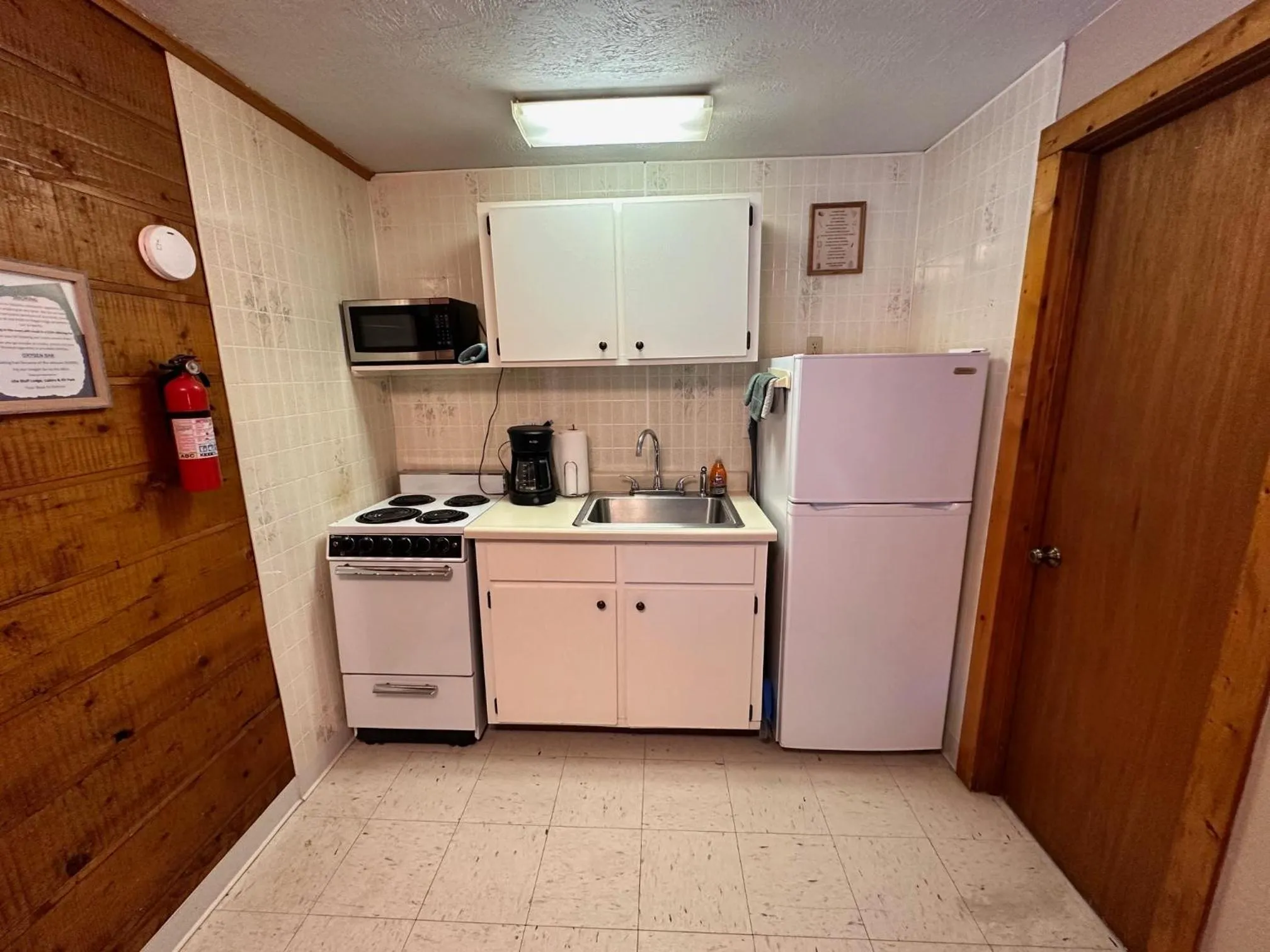 Ute Bluff Lodge, Cabins and RV park