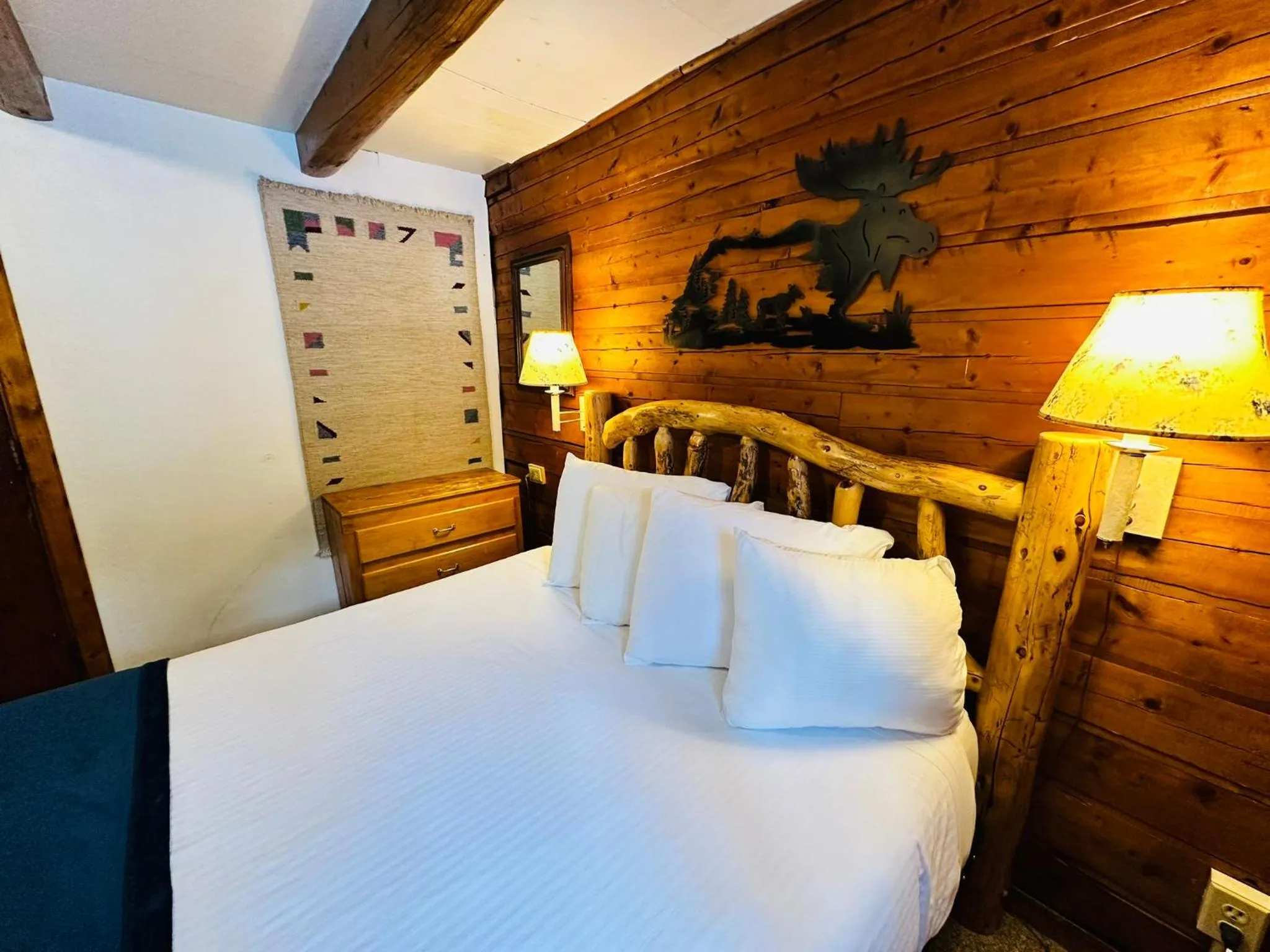 Ute Bluff Lodge, Cabins and RV park