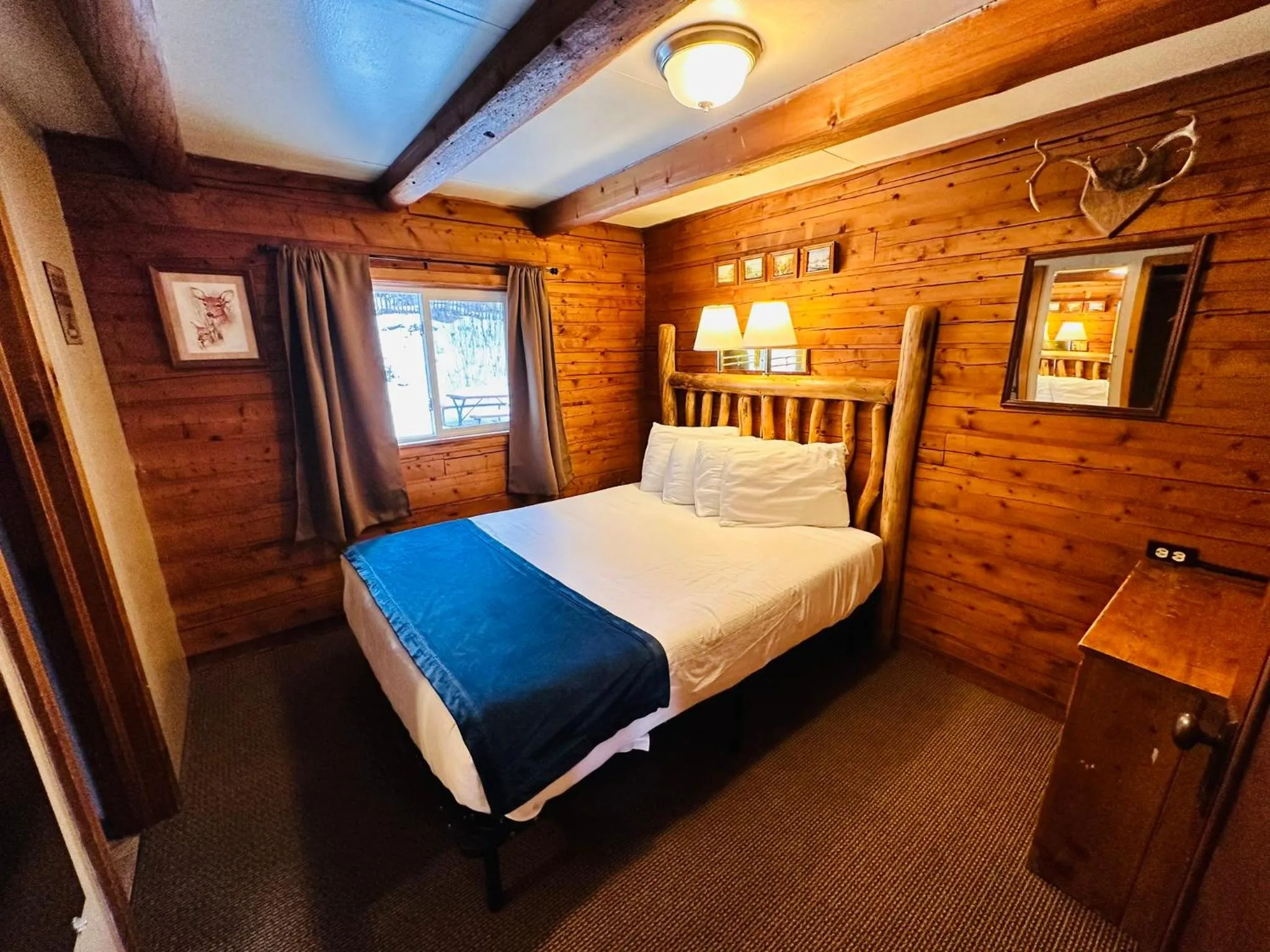 Ute Bluff Lodge, Cabins and RV park