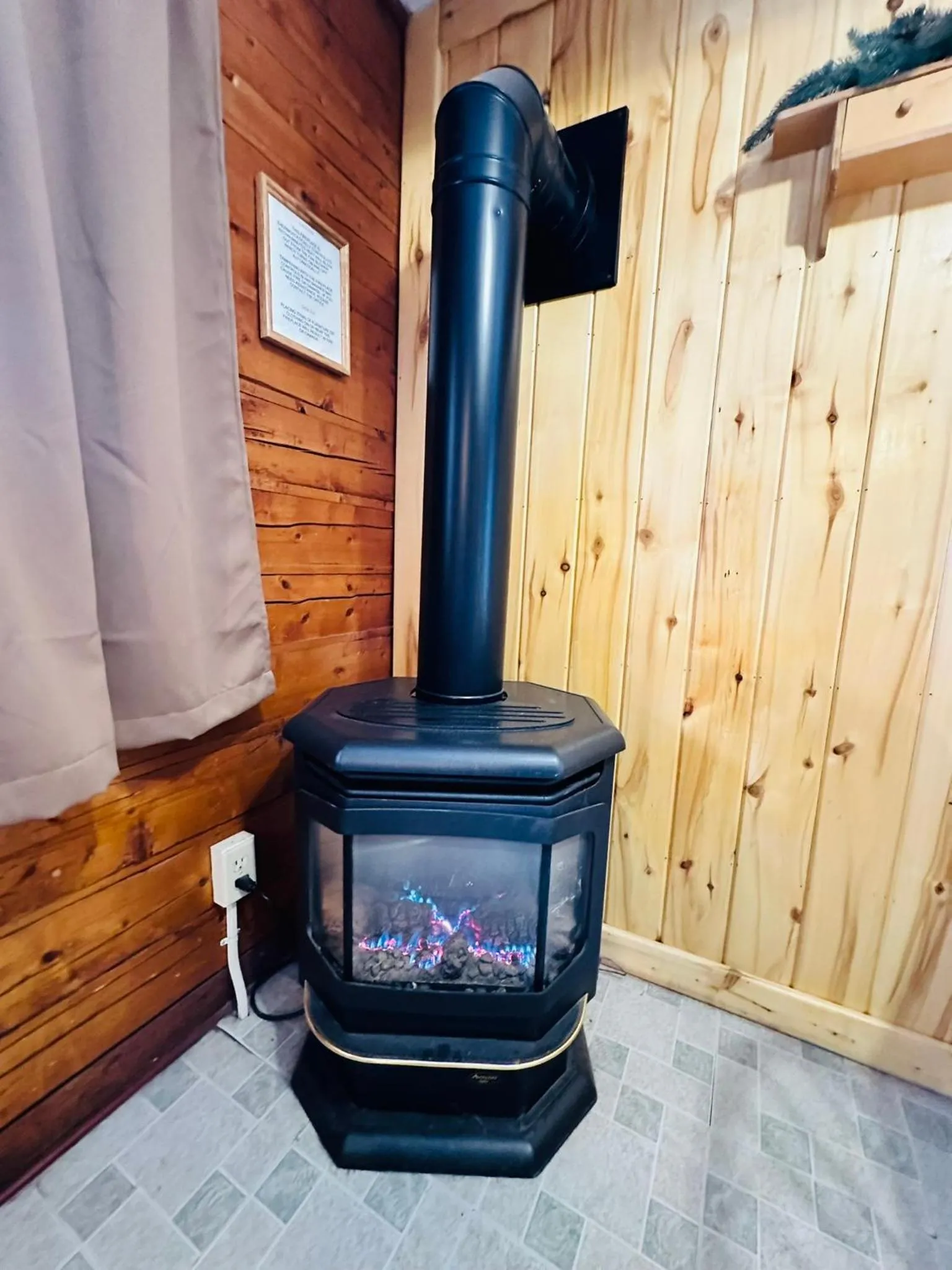 Ute Bluff Lodge, Cabins and RV park