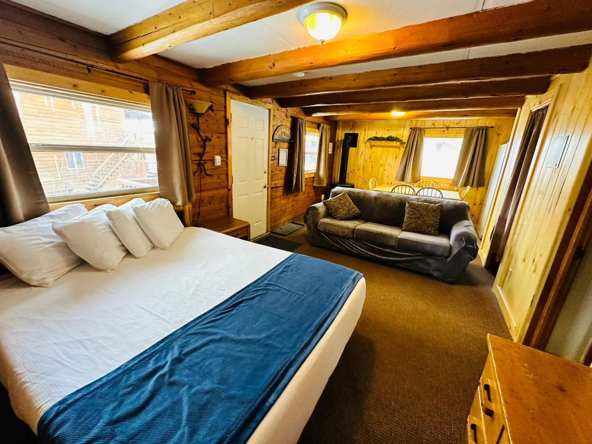 Ute Bluff Lodge, Cabins and RV park