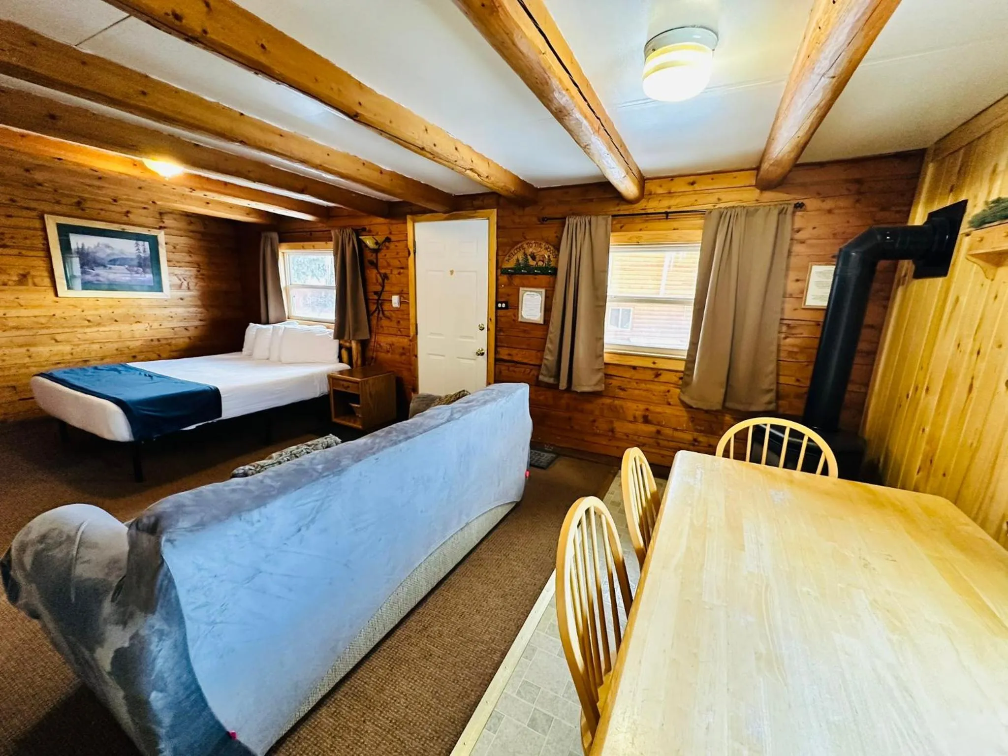 Ute Bluff Lodge, Cabins and RV park
