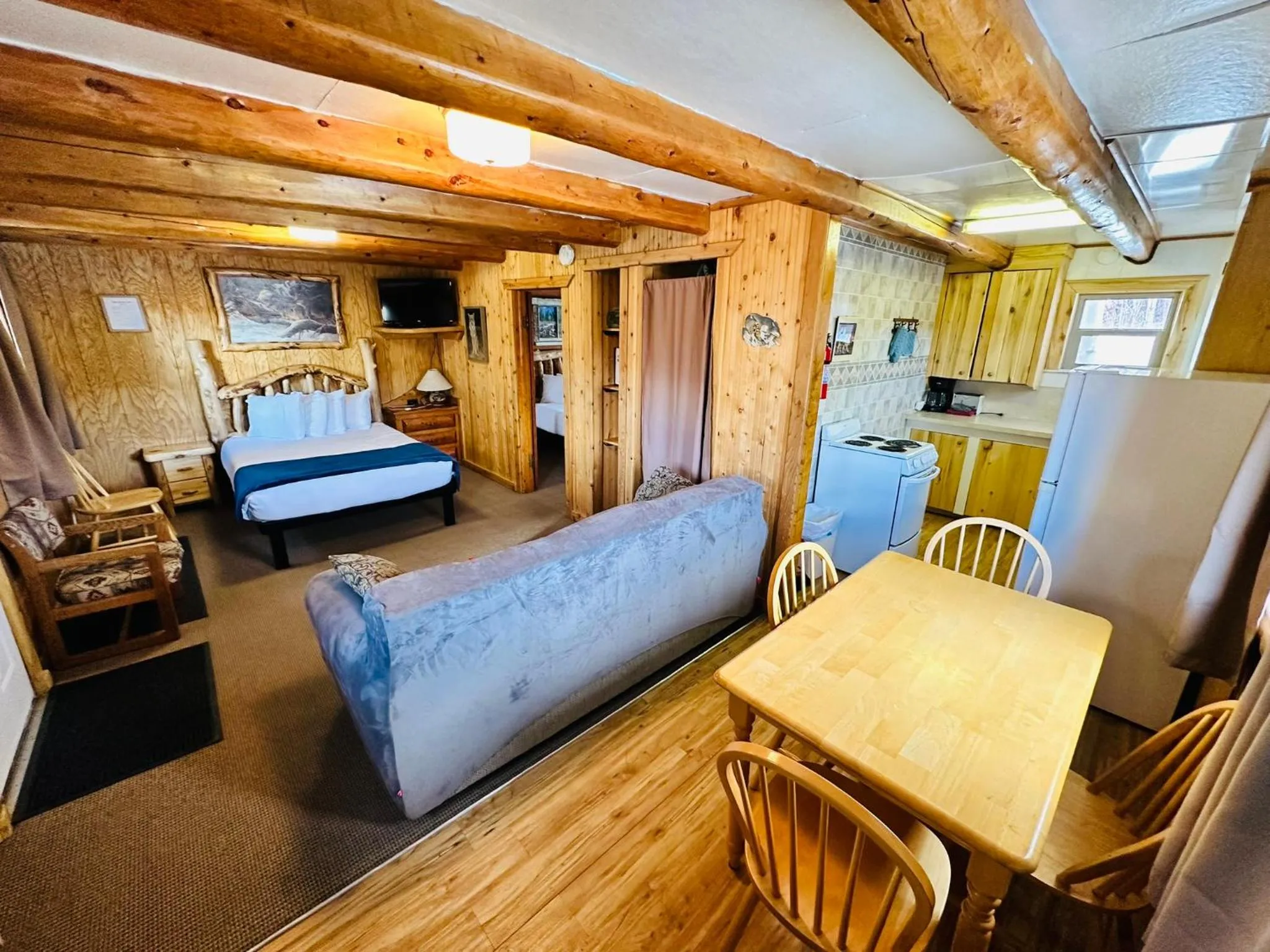 Ute Bluff Lodge, Cabins and RV park