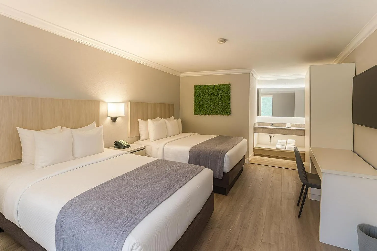 Bedroom, Bed in Orlando International Drive North Hotel