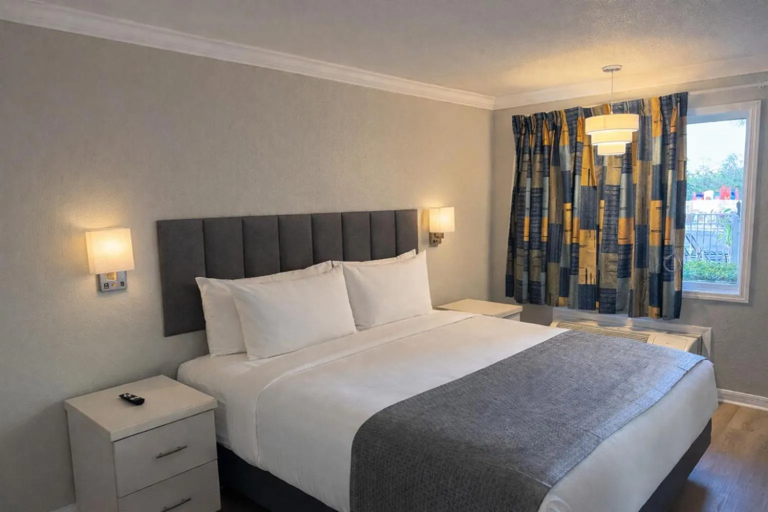Bedroom, Bed in Orlando International Drive North Hotel