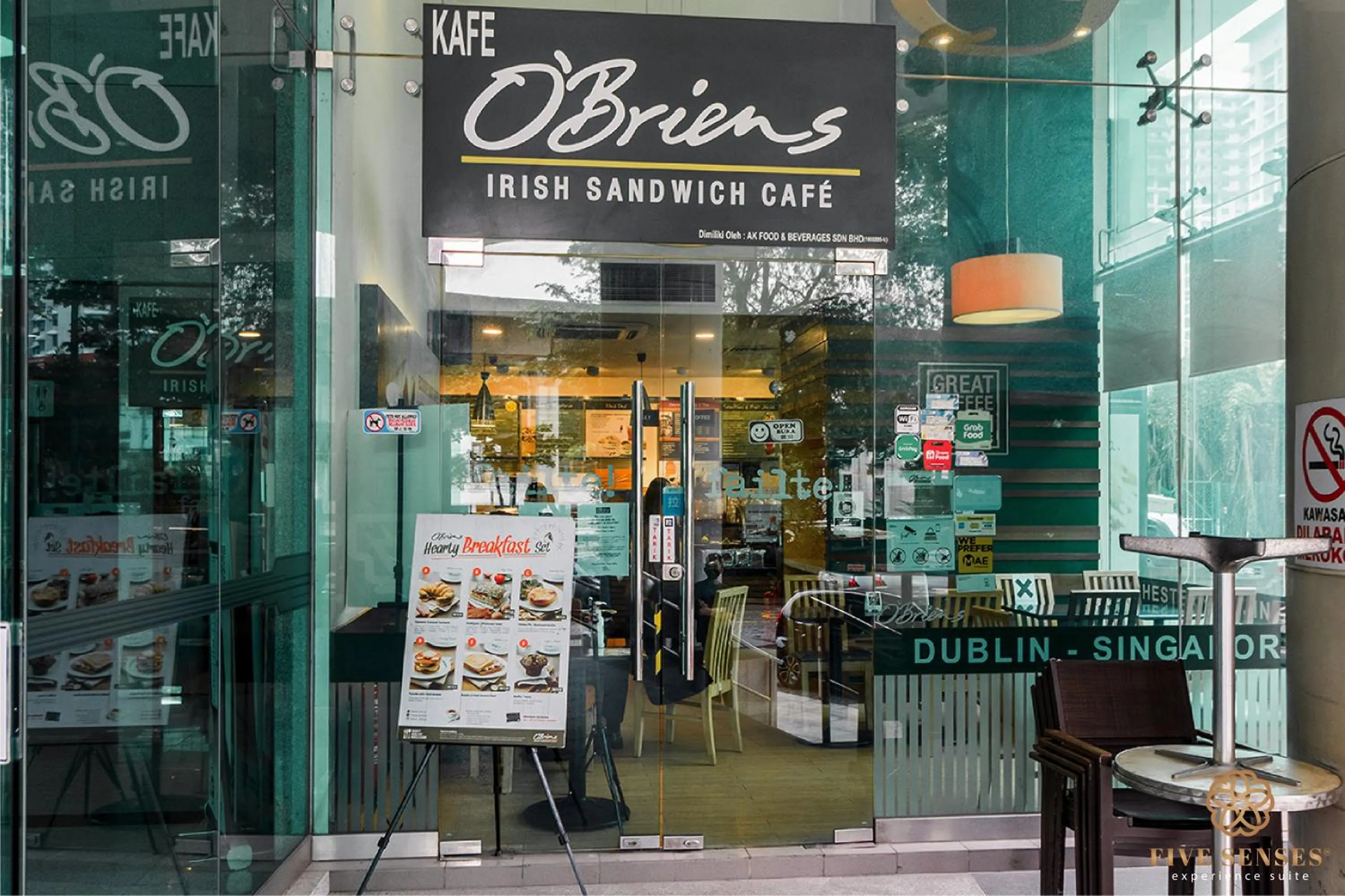 Restaurant/places to eat in Dua Sentral Signature Suites