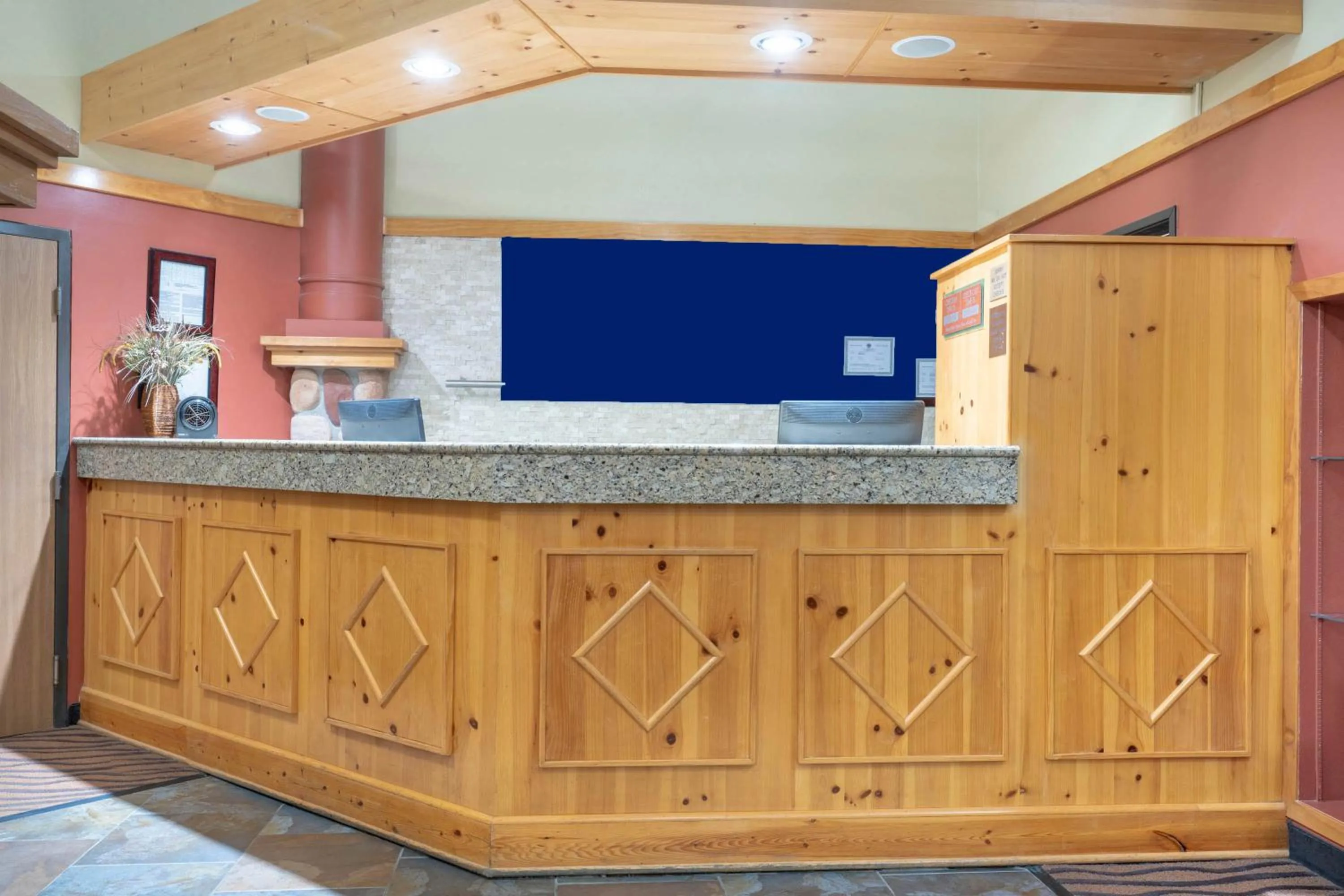 Property building in Aspen Hotel Rogers Formerly Americ inn