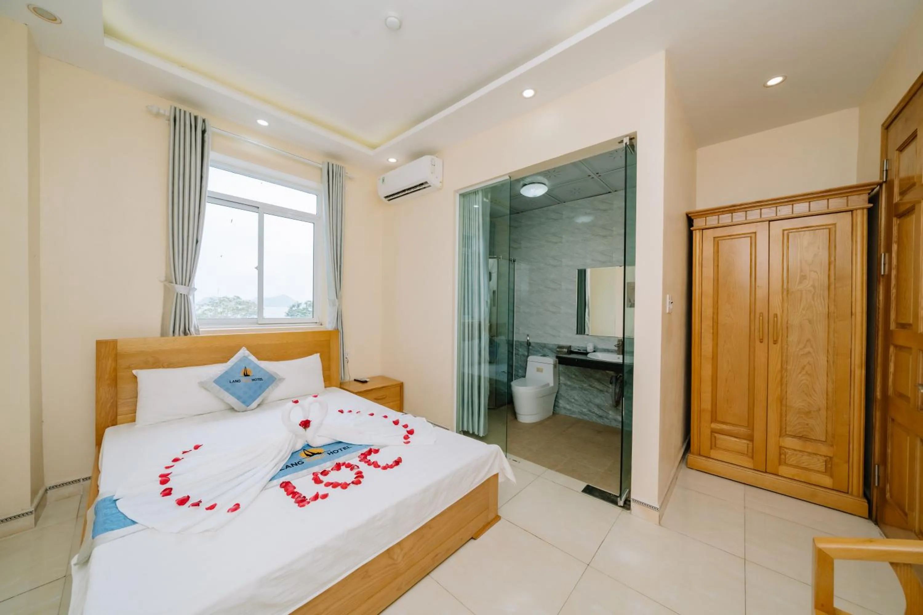 Bedroom in Lang Chai Hotel Cat Ba