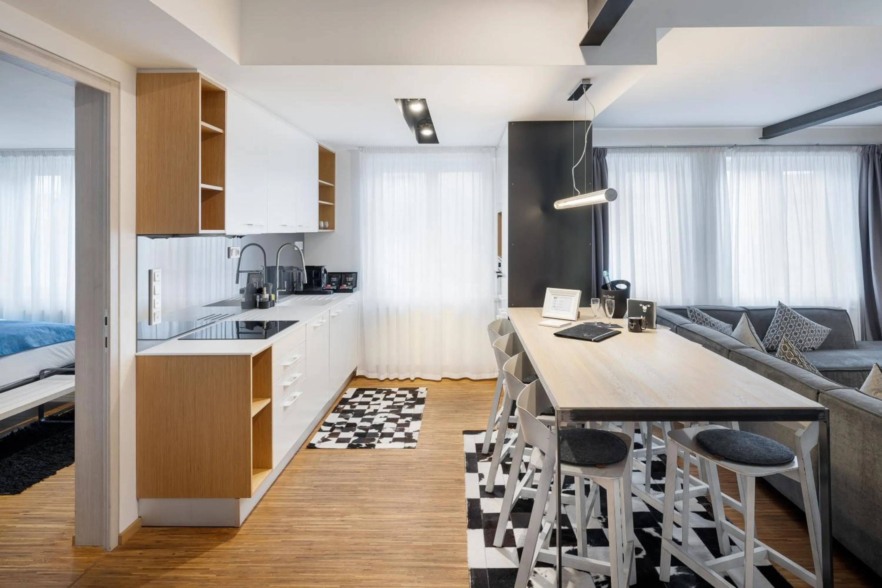 Photo of the whole room, Bed in MOOo Downtown