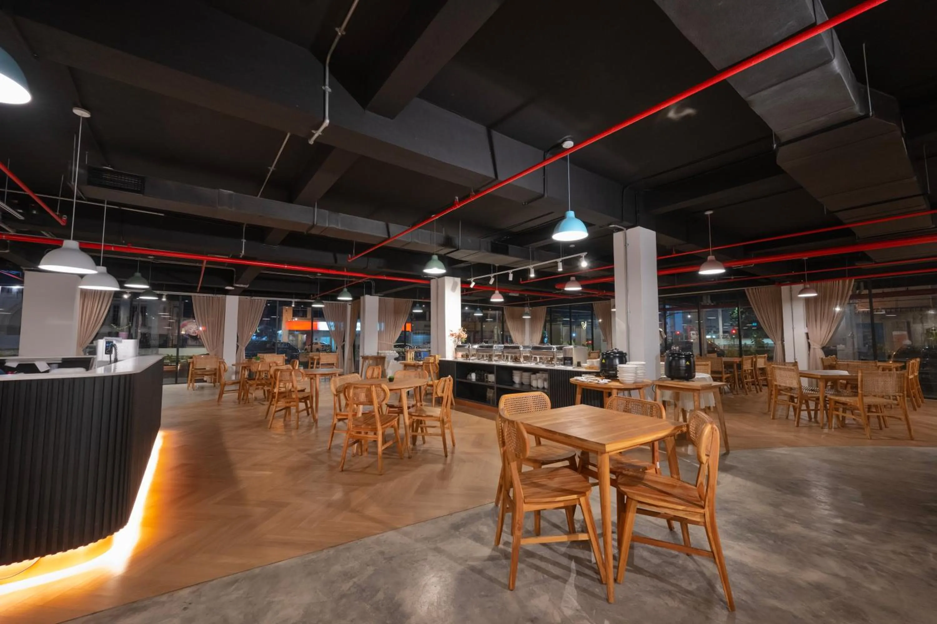 Restaurant/places to eat in Theatre Hotel