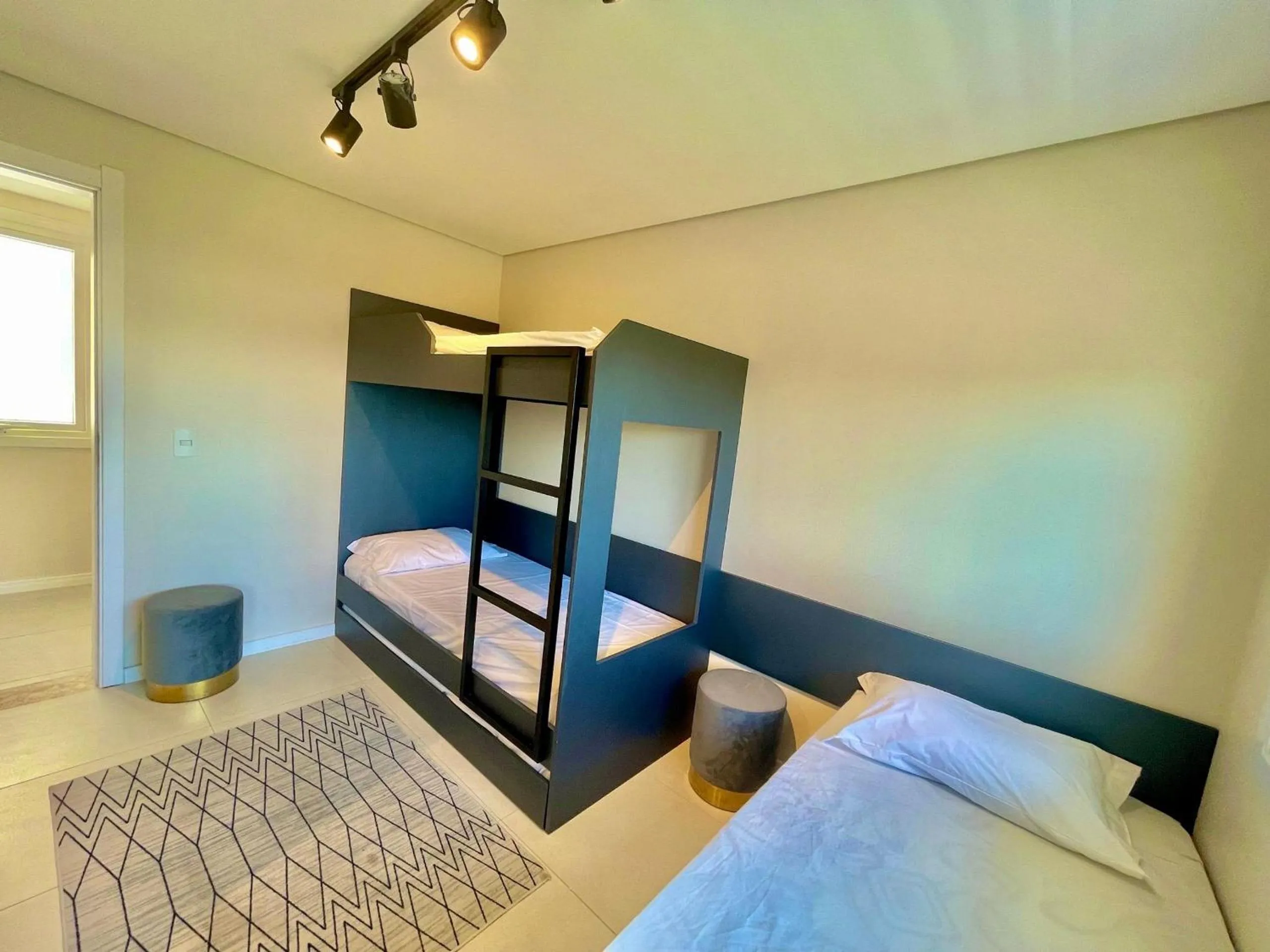 Photo of the whole room, Bed in Atlântida Green Square - 408B