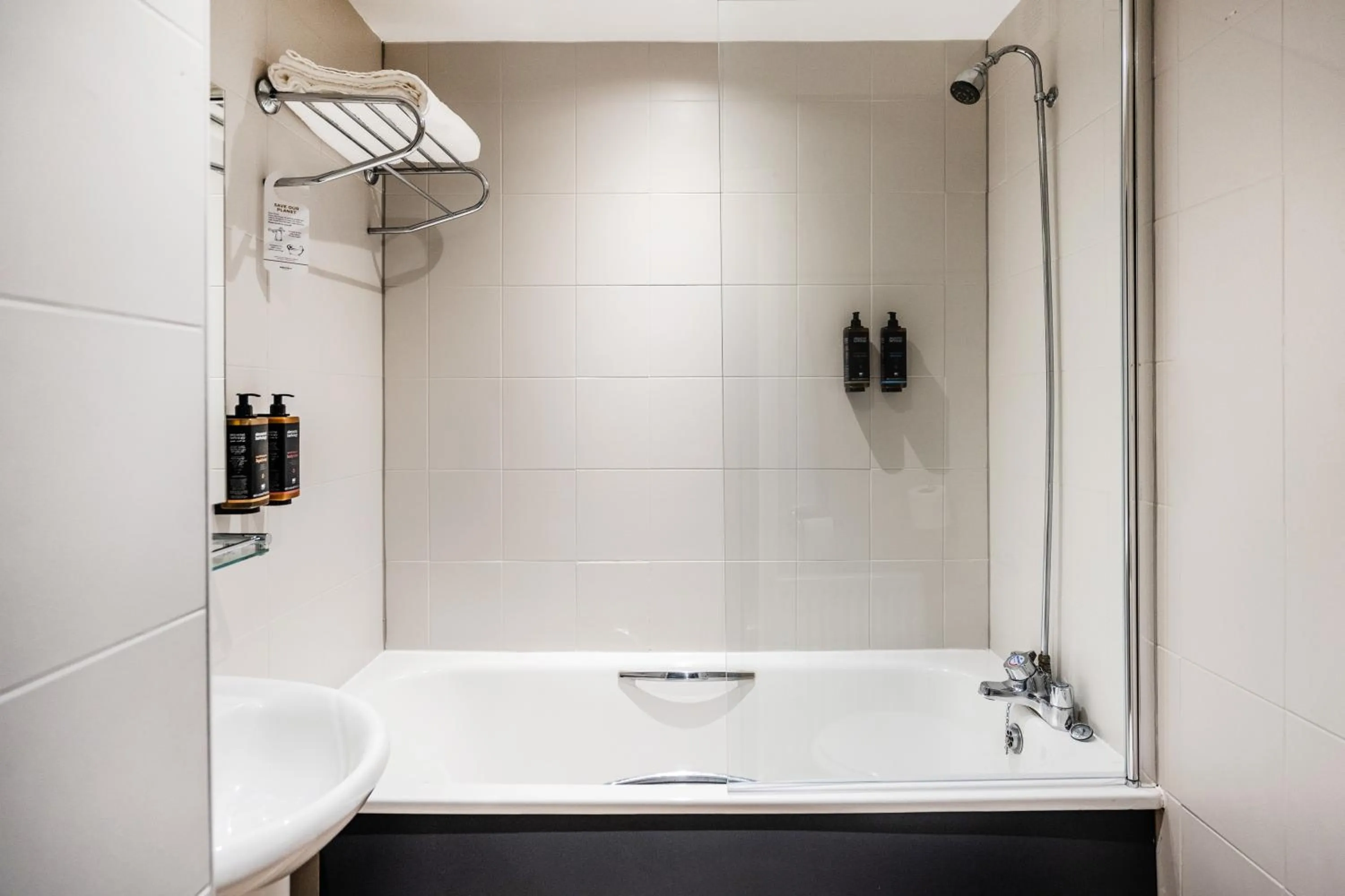 Bathroom in Mercure Chester Abbots Well Hotel