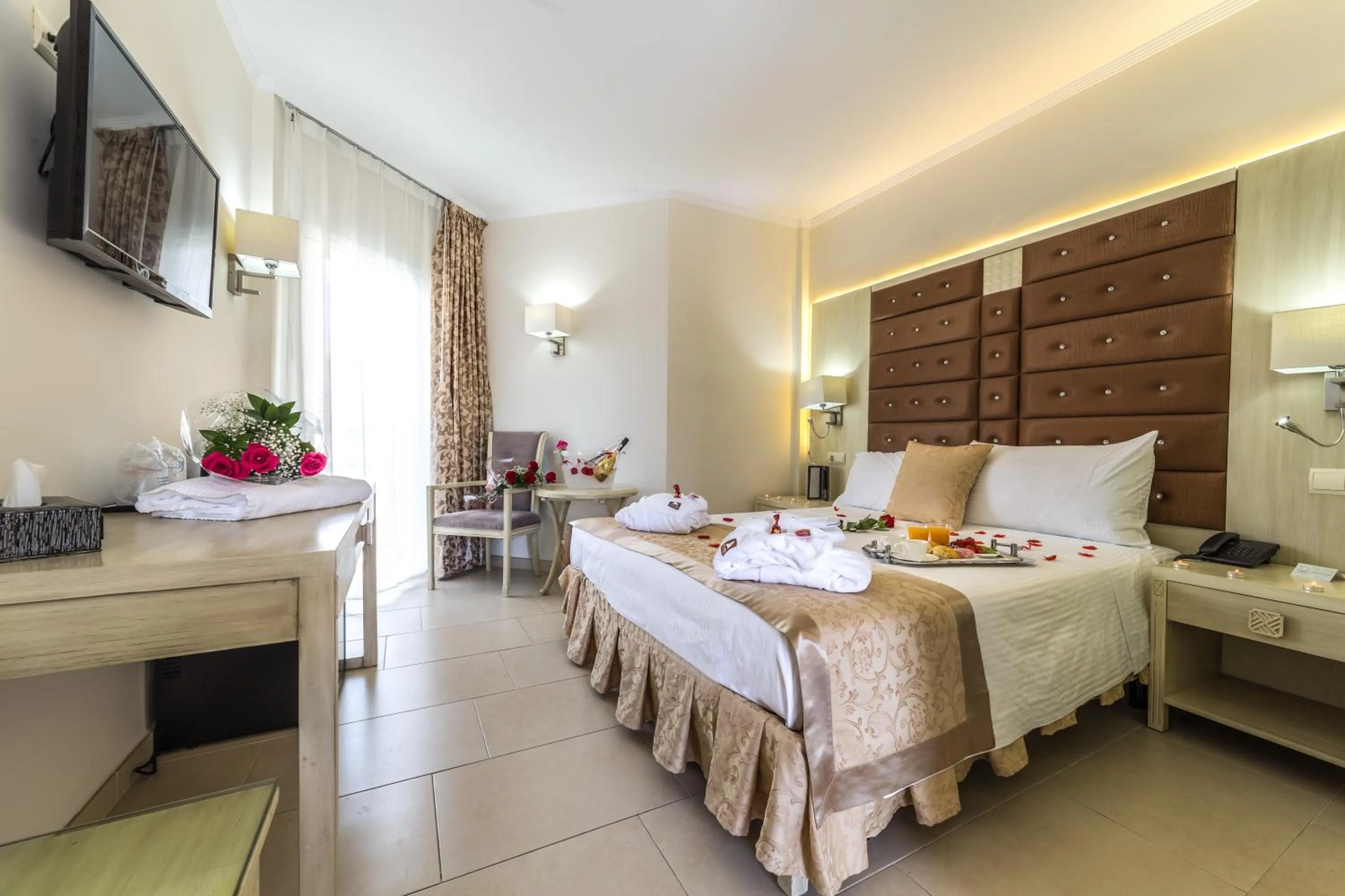 Photo of the whole room, Bed in Moon Dreams Torremolinos - Adults Recommended