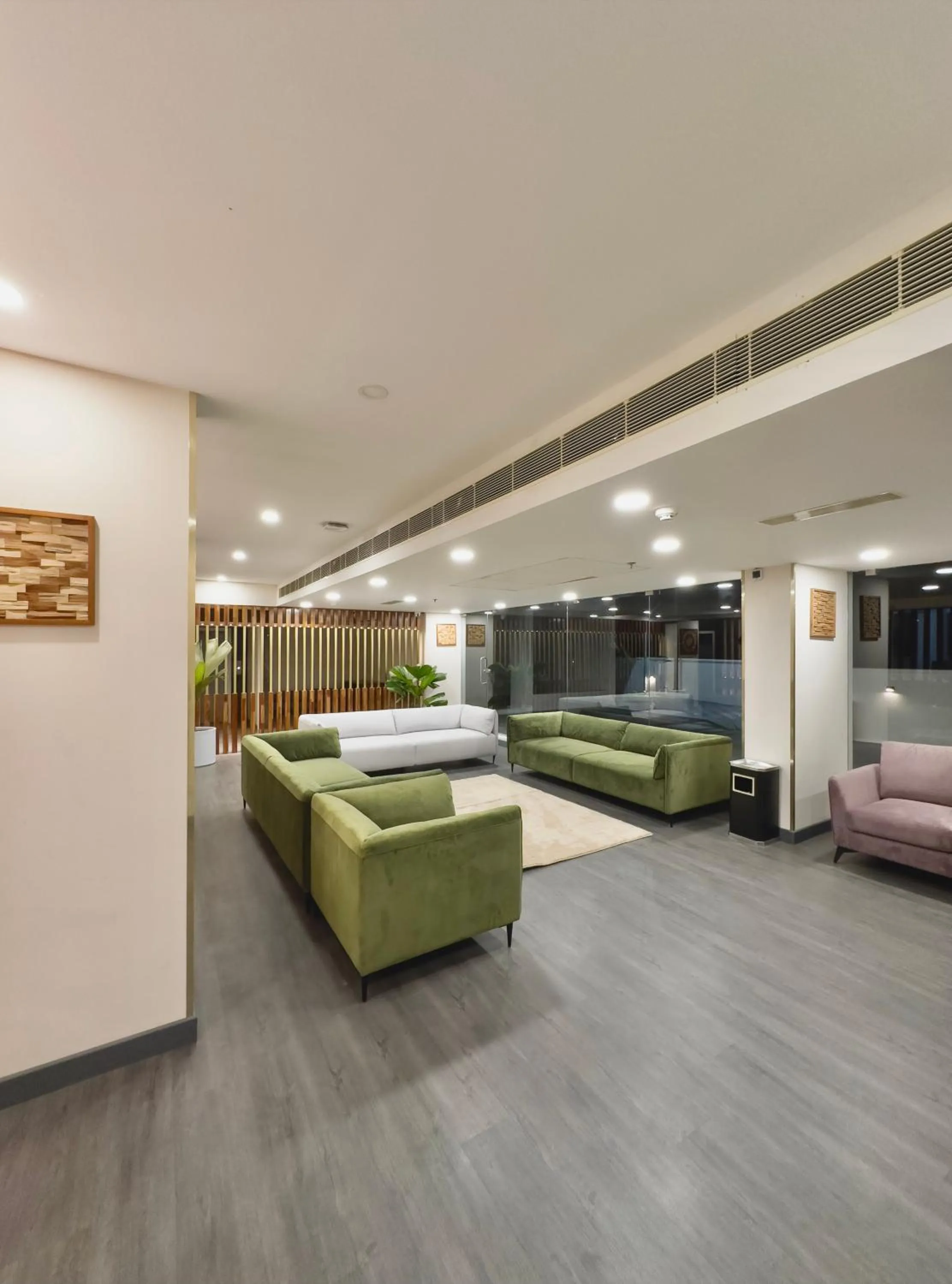 Lobby or reception in The Habitat Suites-Walkable distance to Guruvayoor temple