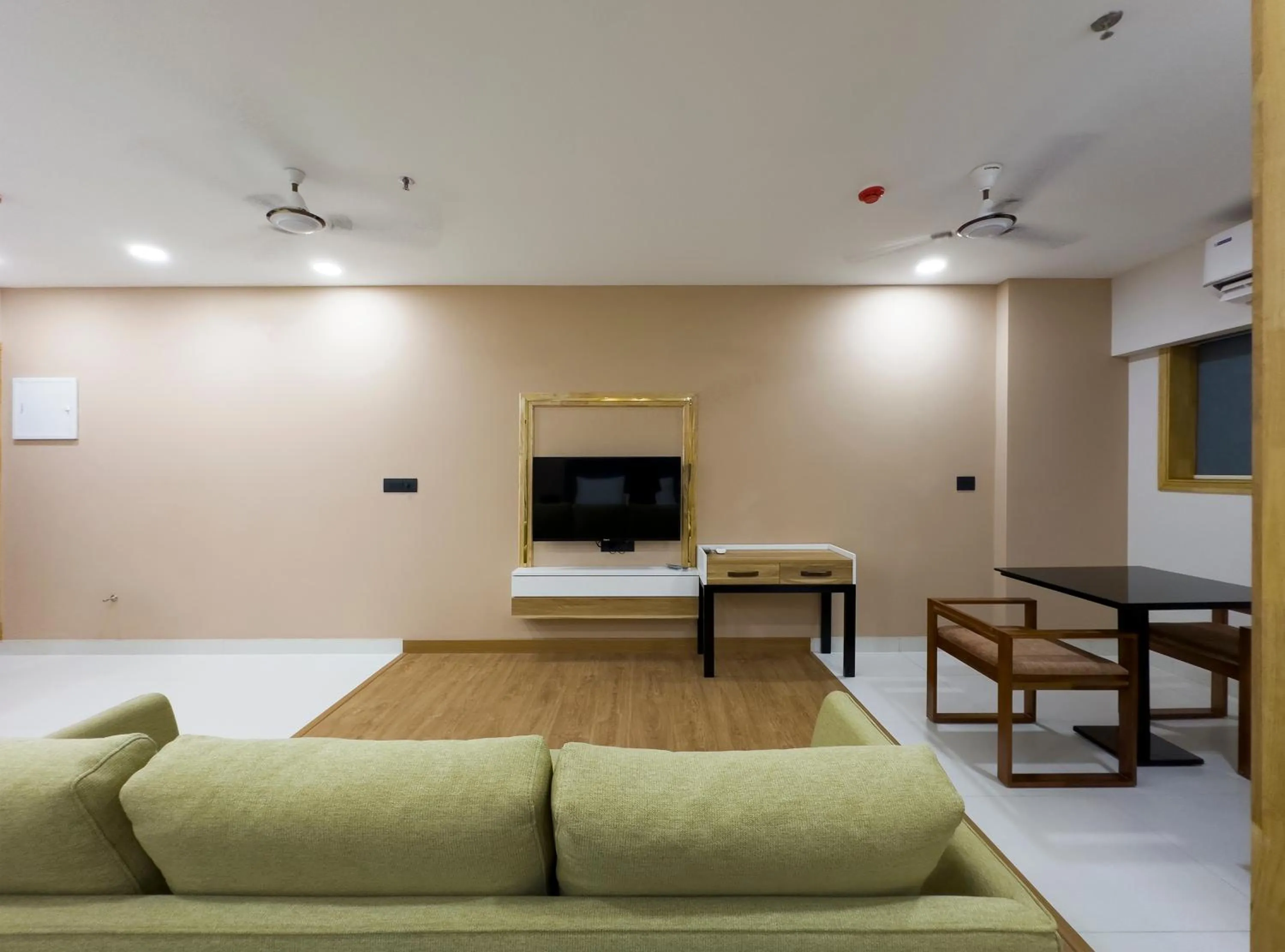 Living room in The Habitat Suites-Walkable distance to Guruvayoor temple
