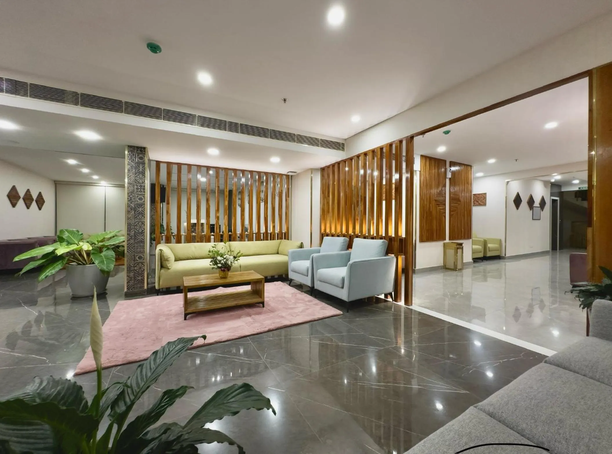 Lobby or reception in The Habitat Suites-Walkable distance to Guruvayoor temple