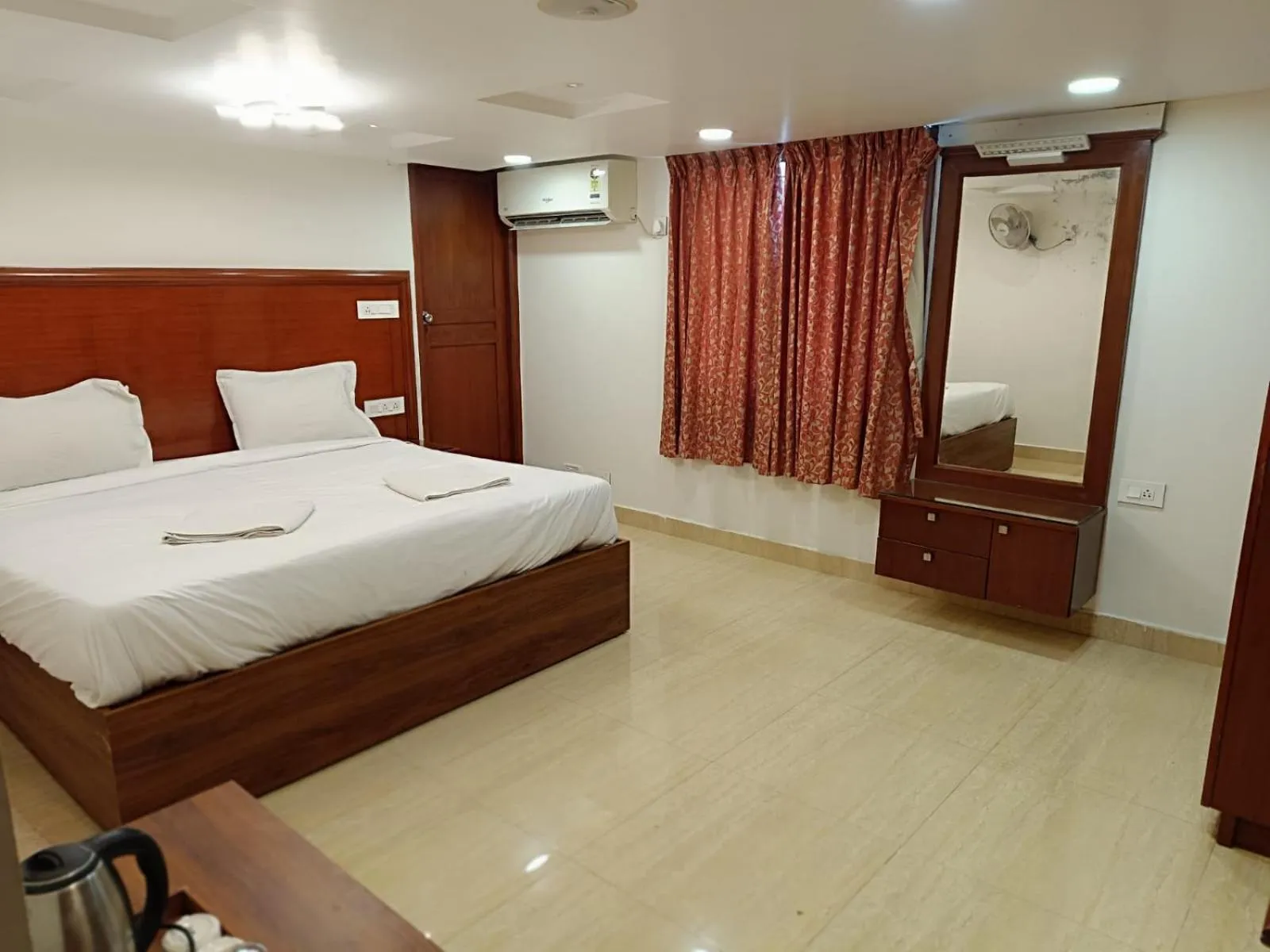 Bed in Azhagappa Residency