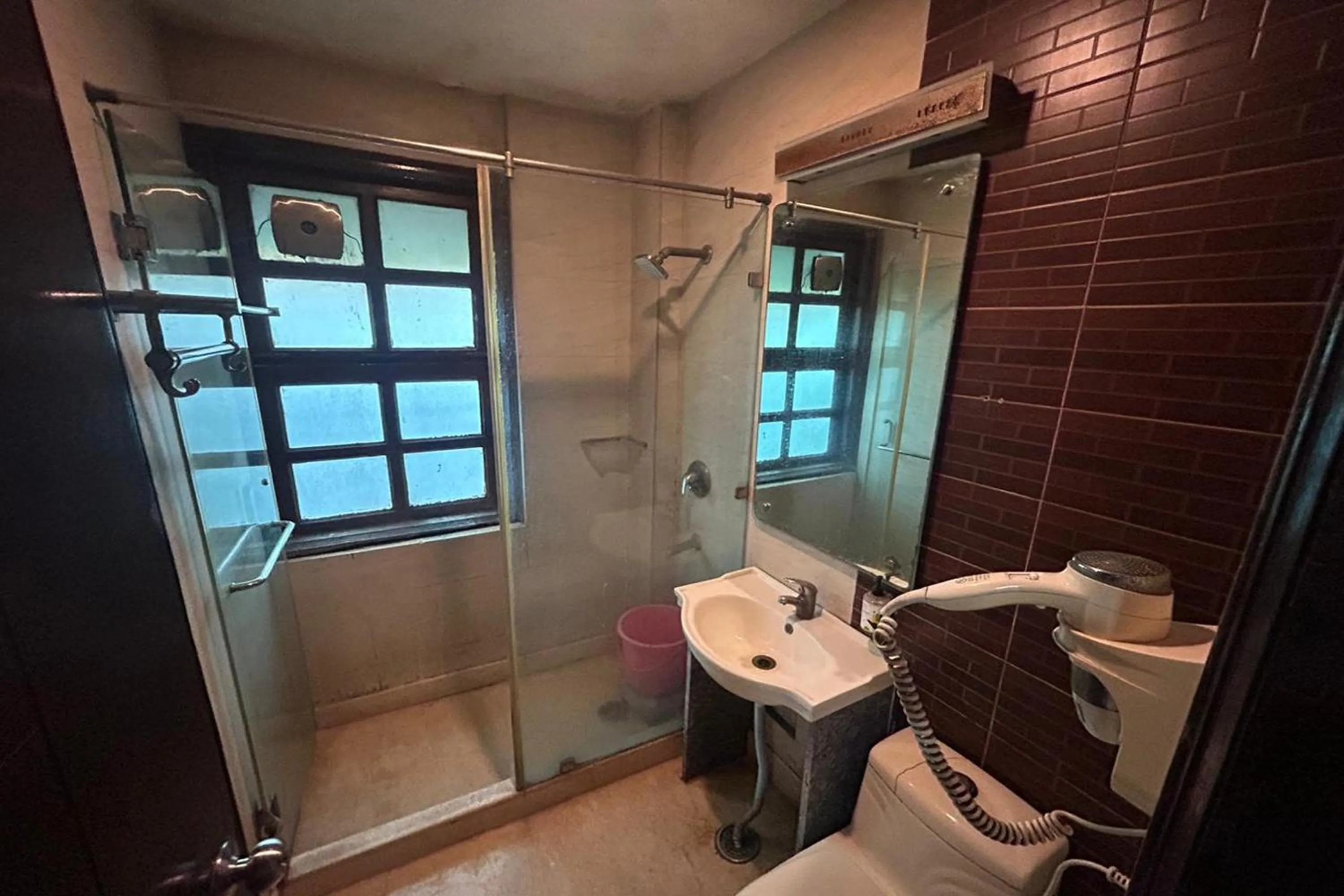 Bathroom in The Metropolis Guest House Near RK Ashram Metro Station