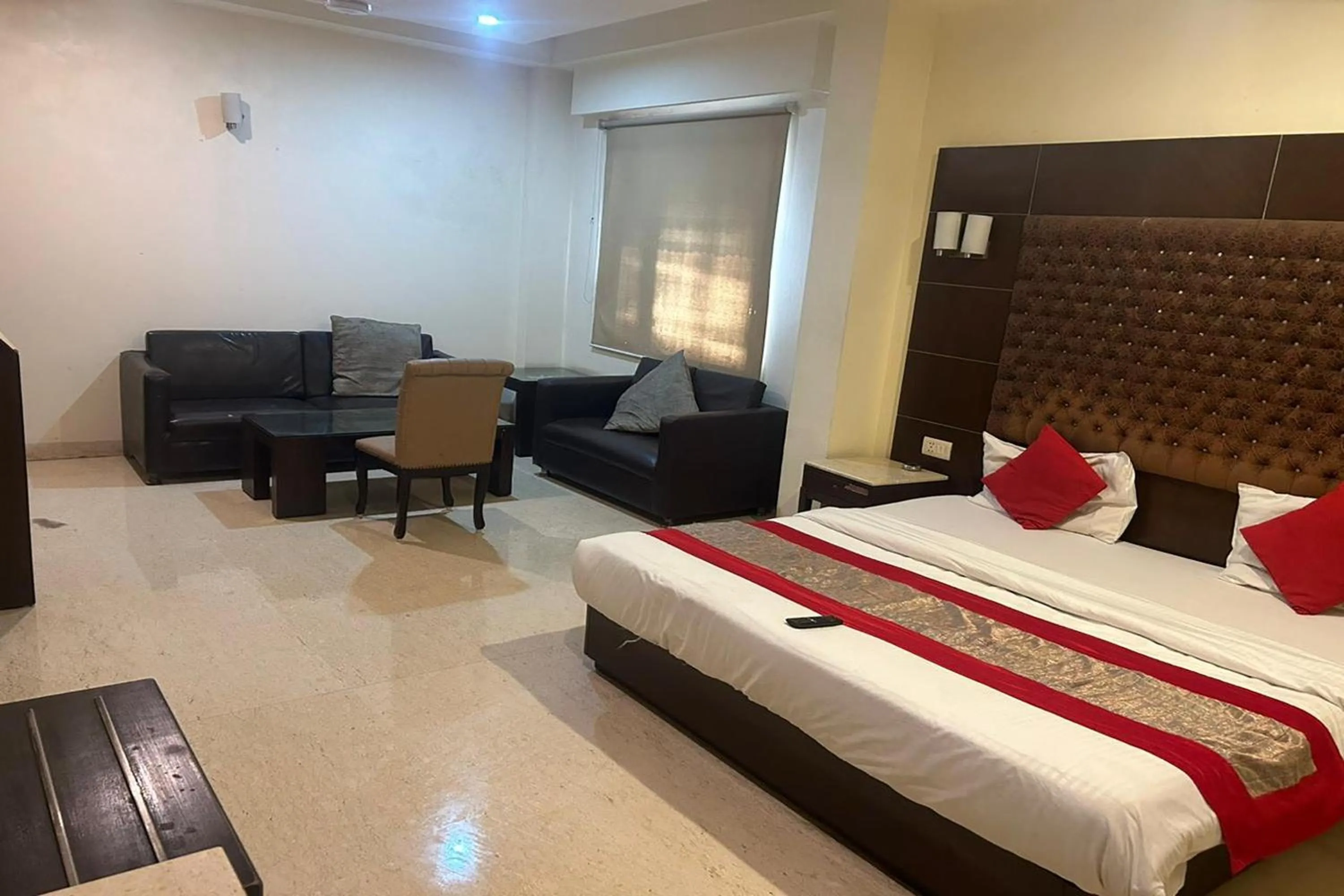 Bed in The Metropolis Guest House Near RK Ashram Metro Station