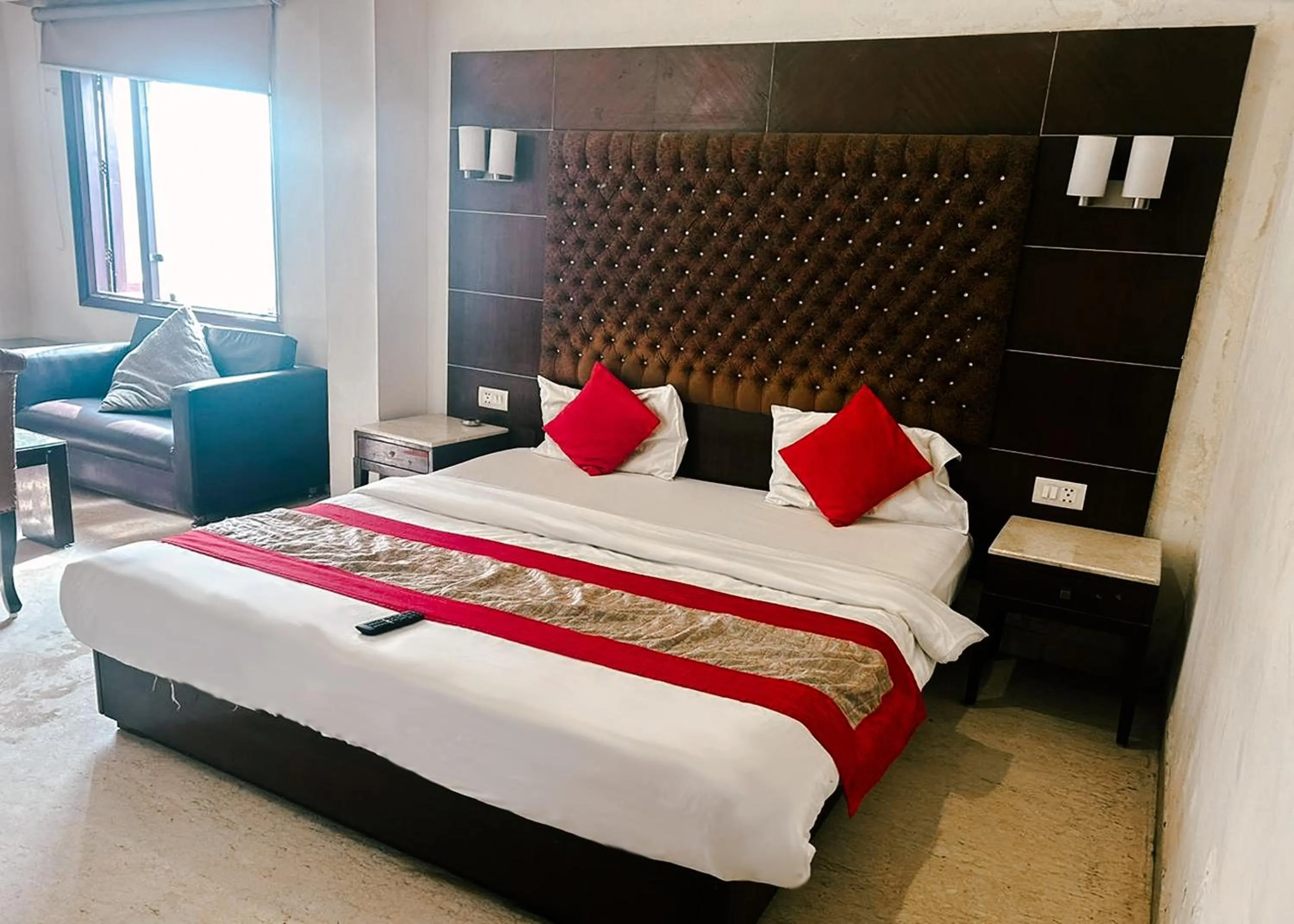 Bed in The Metropolis Guest House Near RK Ashram Metro Station