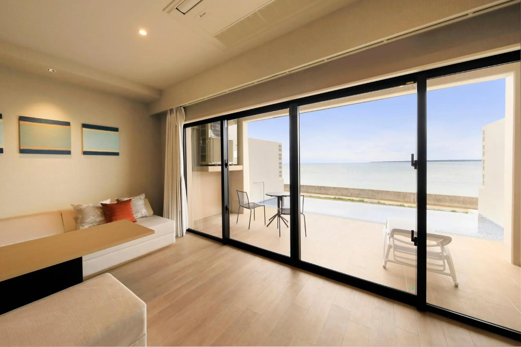 Balcony/Terrace, Bed in VIVOVIVA石垣島