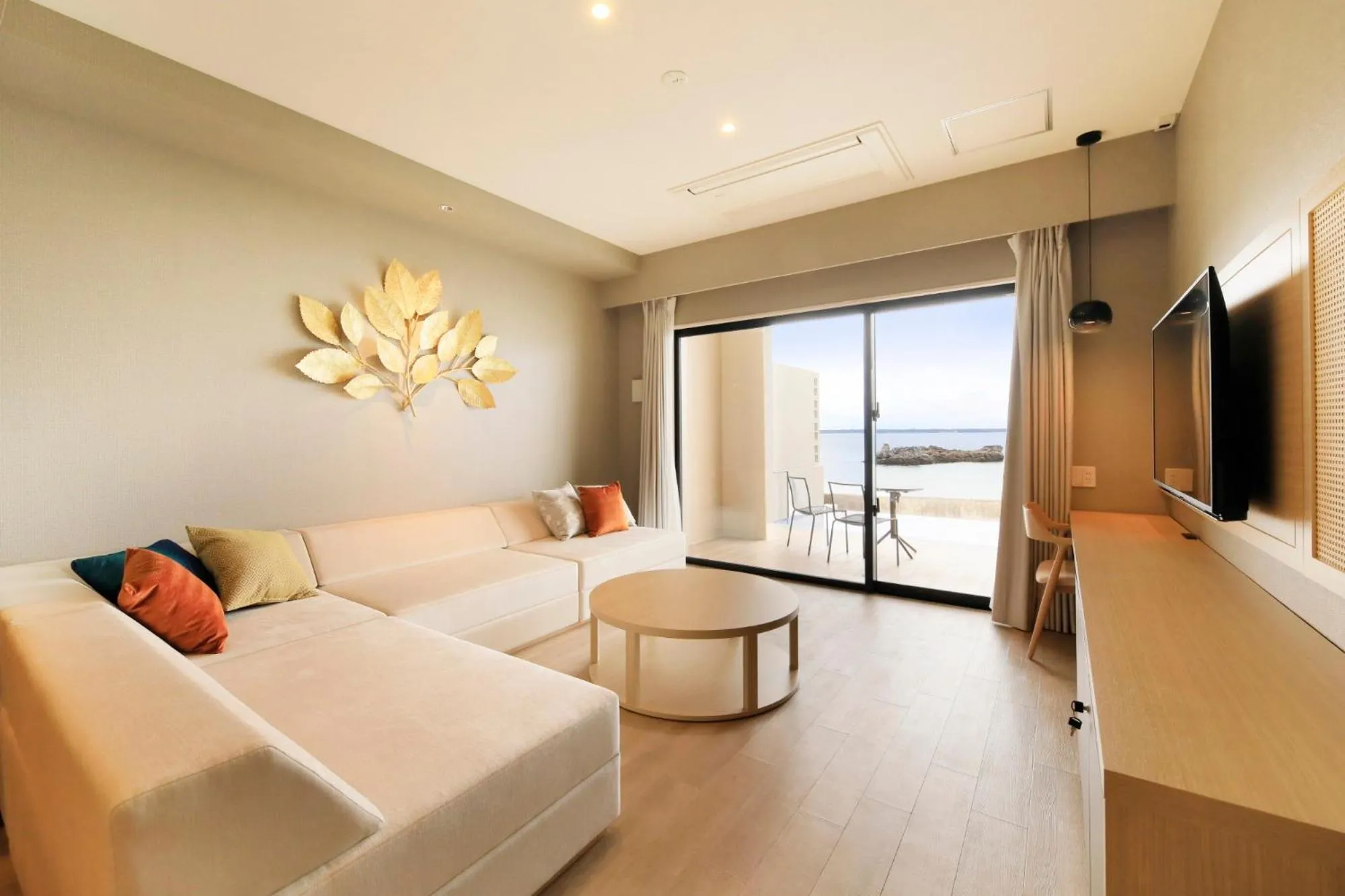 Living room, Bed in VIVOVIVA石垣島