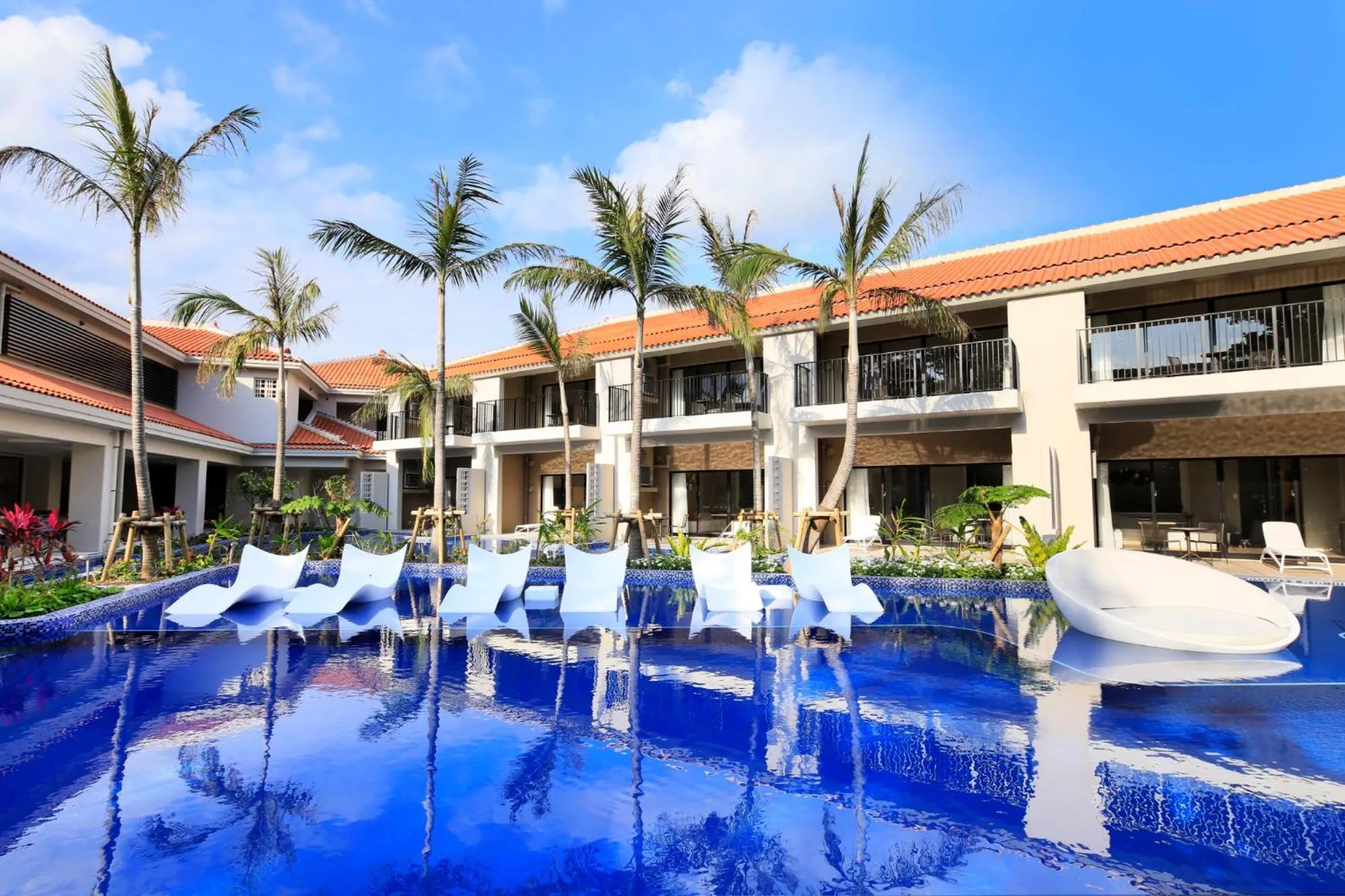 Property building in VIVOVIVA石垣島