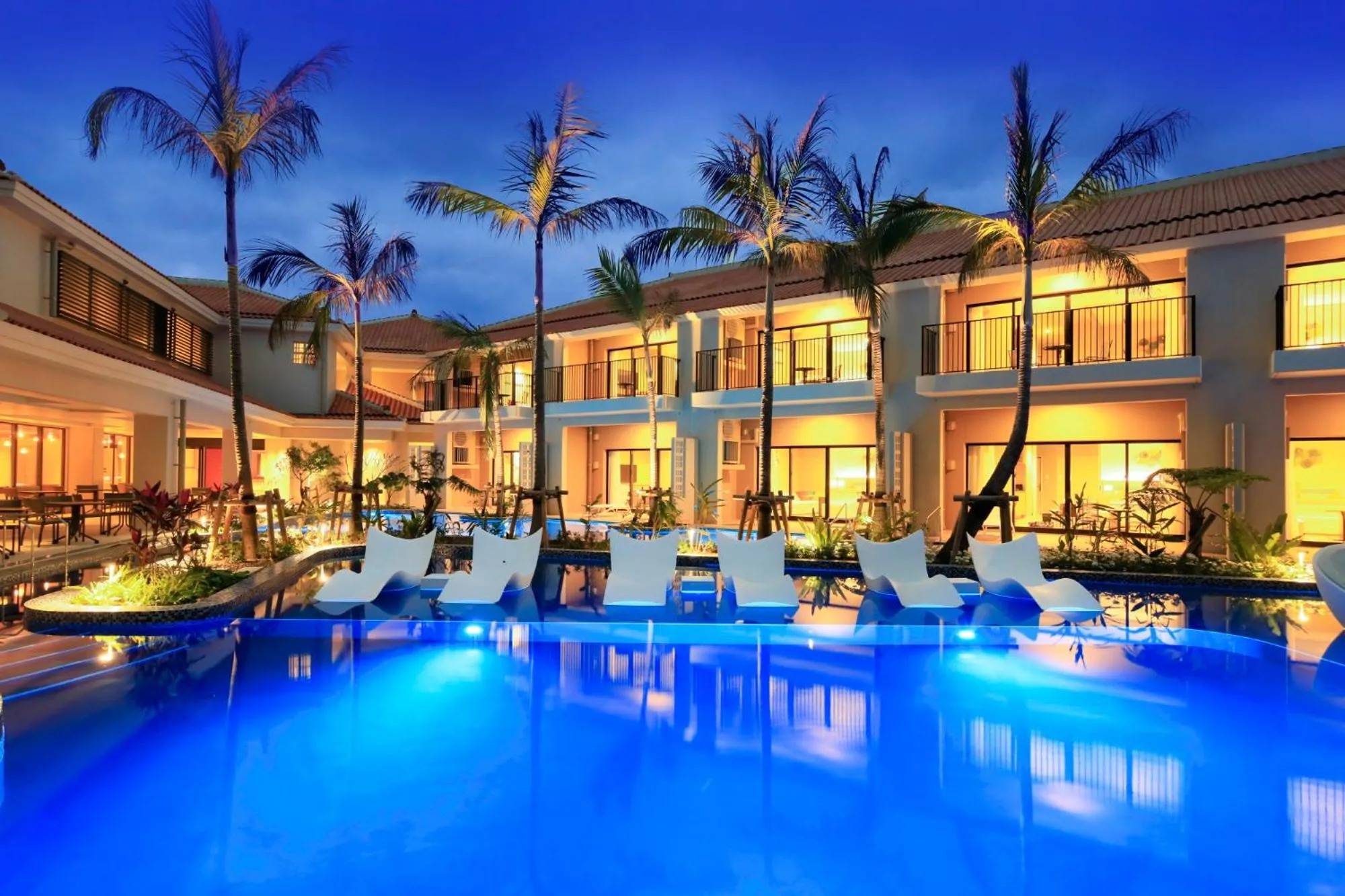 Property building in VIVOVIVA石垣島