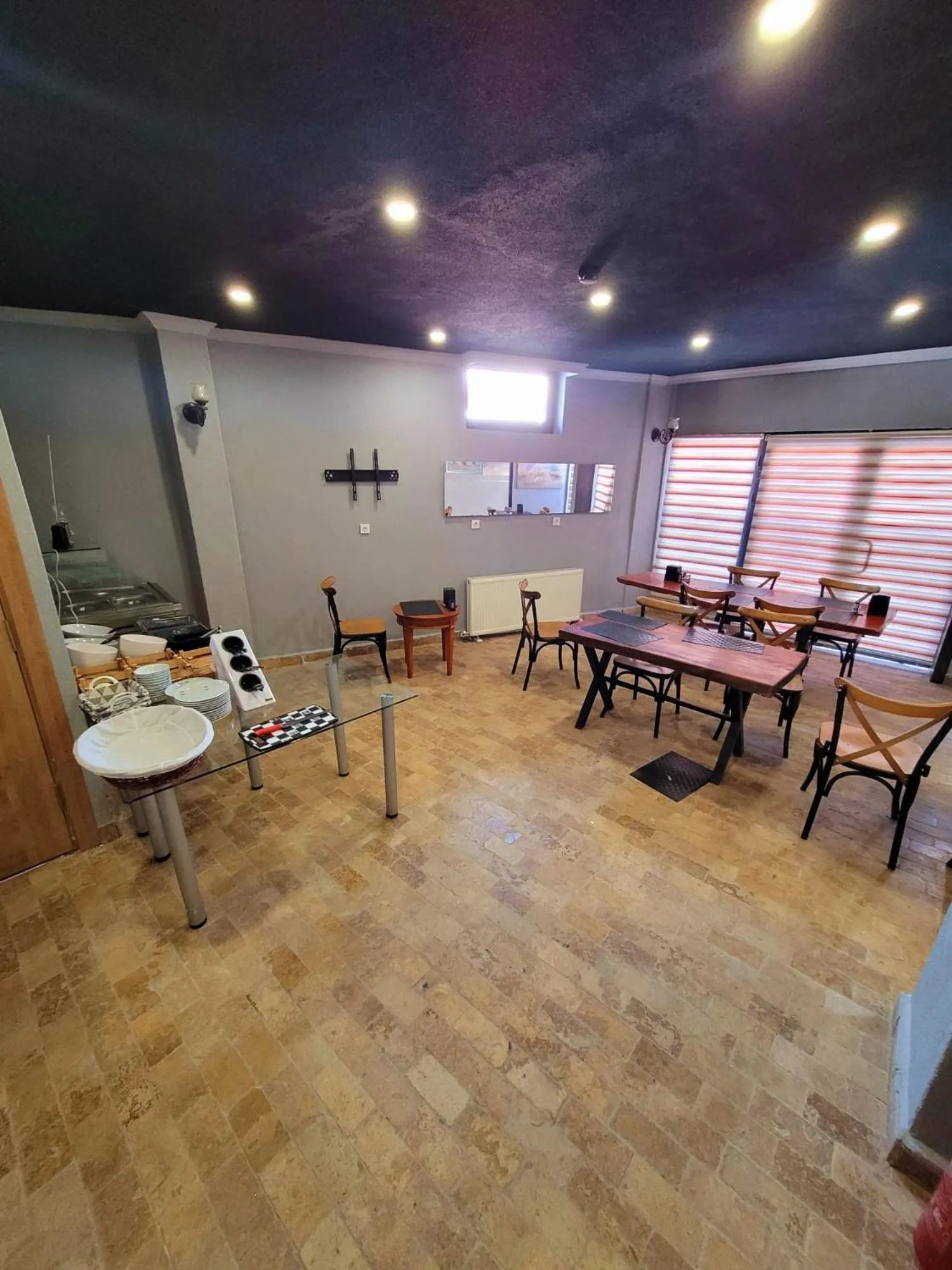 Dining area in City Park Suites City Center Corlu