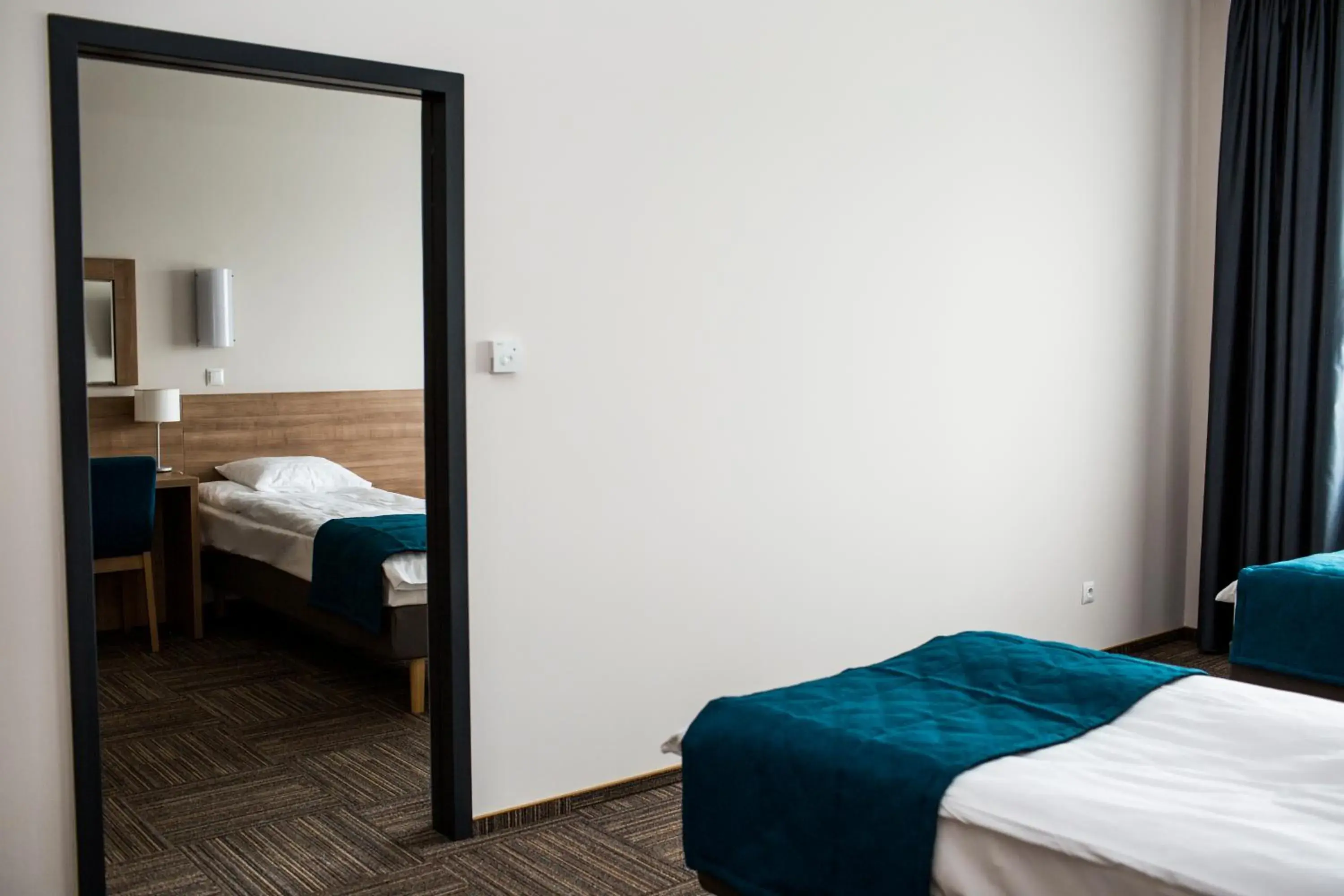 Quadruple Room - Disability Access in Hotel Meeting Quadruple Room - Disability Access in Hotel Meeting