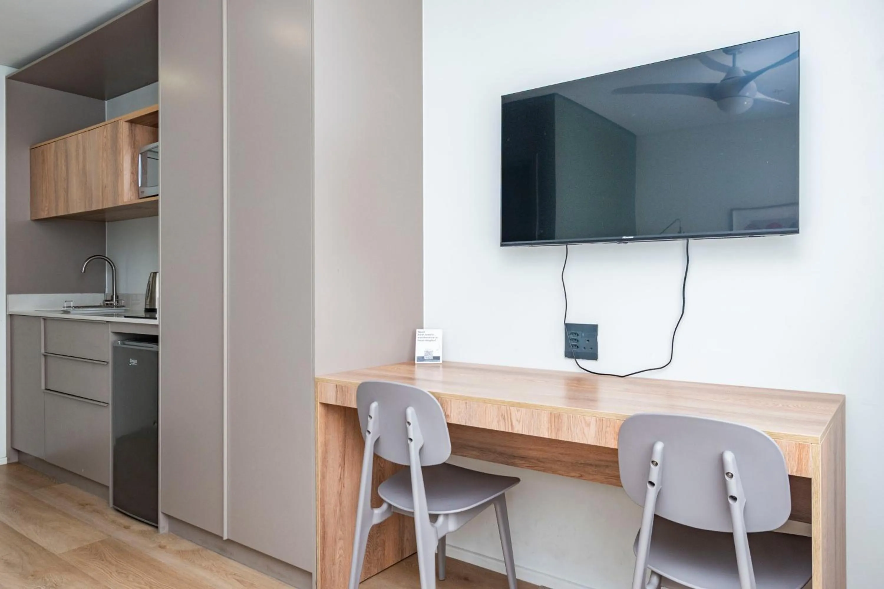 TV and multimedia in Habitat Aparthotel by Totalstay