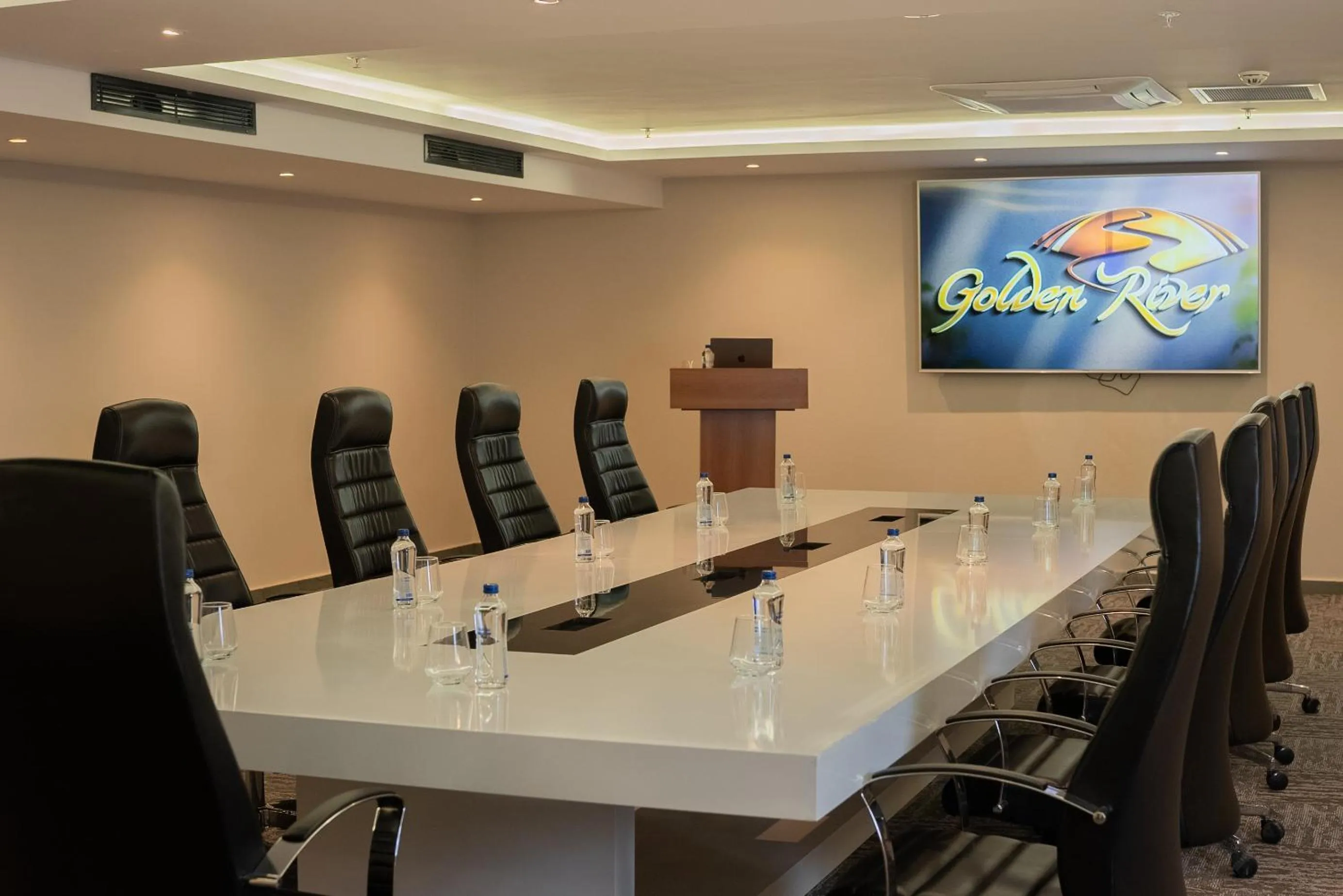 TV and multimedia in Golden River Hotel By Continent