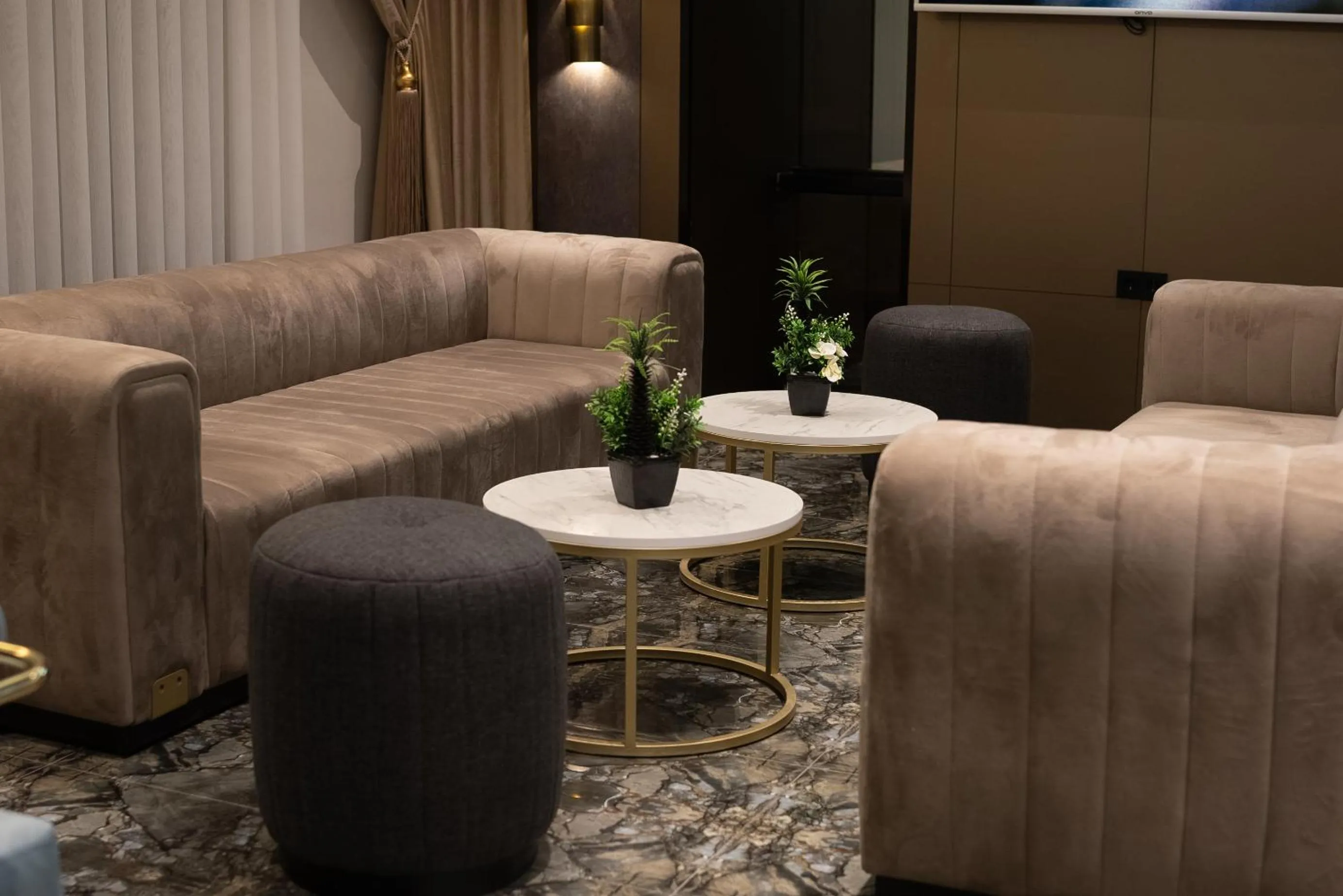 Seating area in Golden River Hotel By Continent