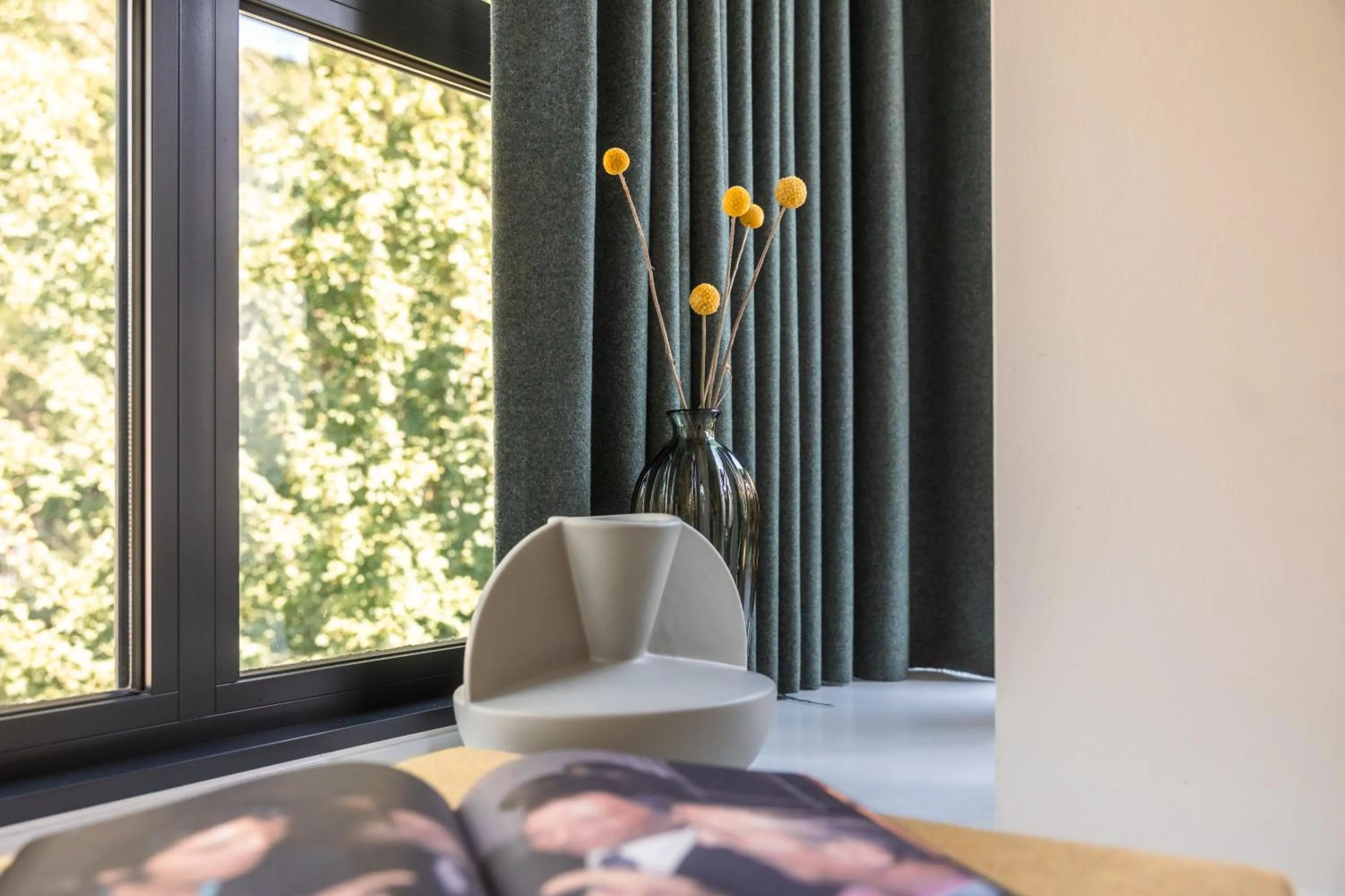 Decorative detail, Bed in Badhuis Hotel