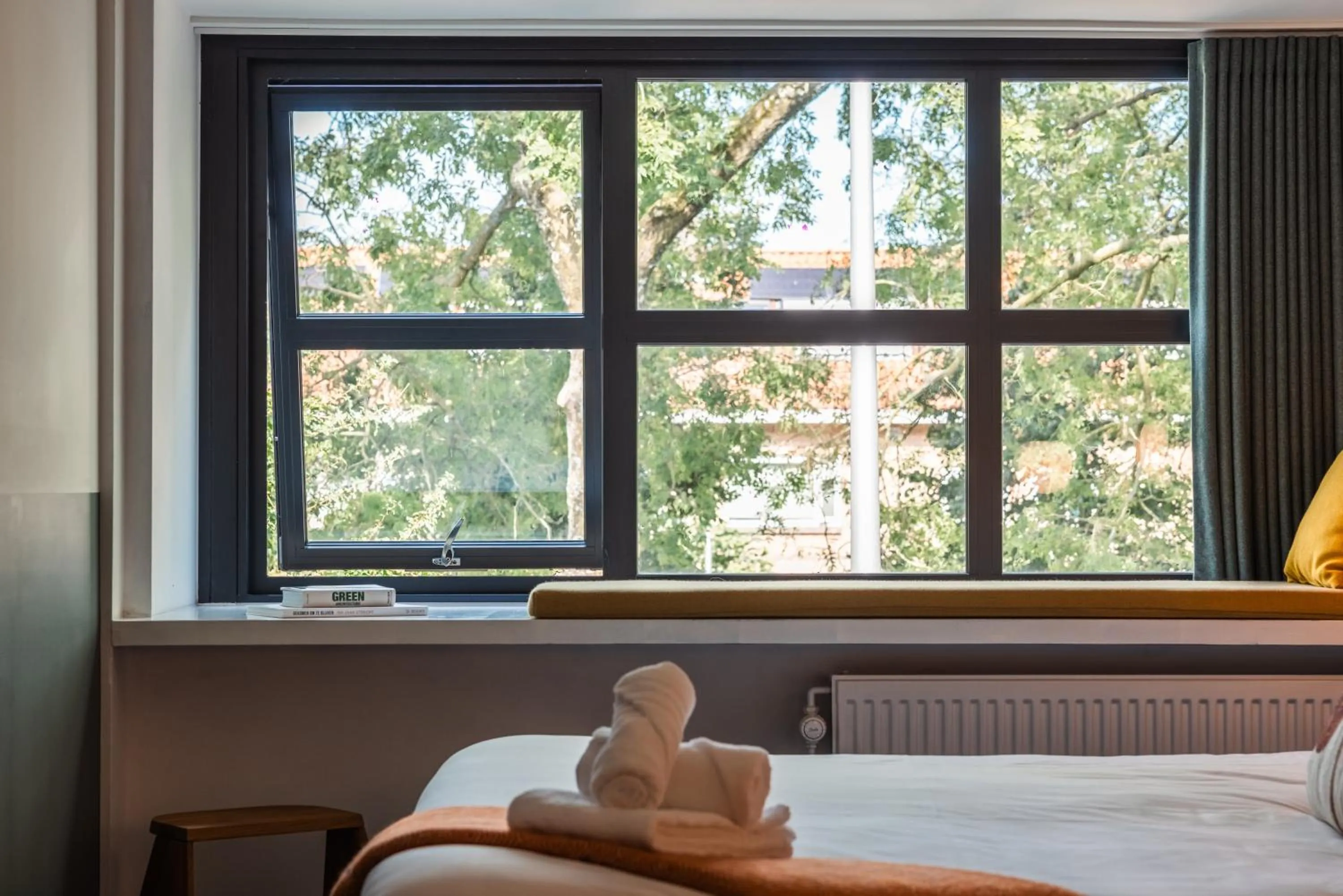 towels, Bed in Badhuis Hotel