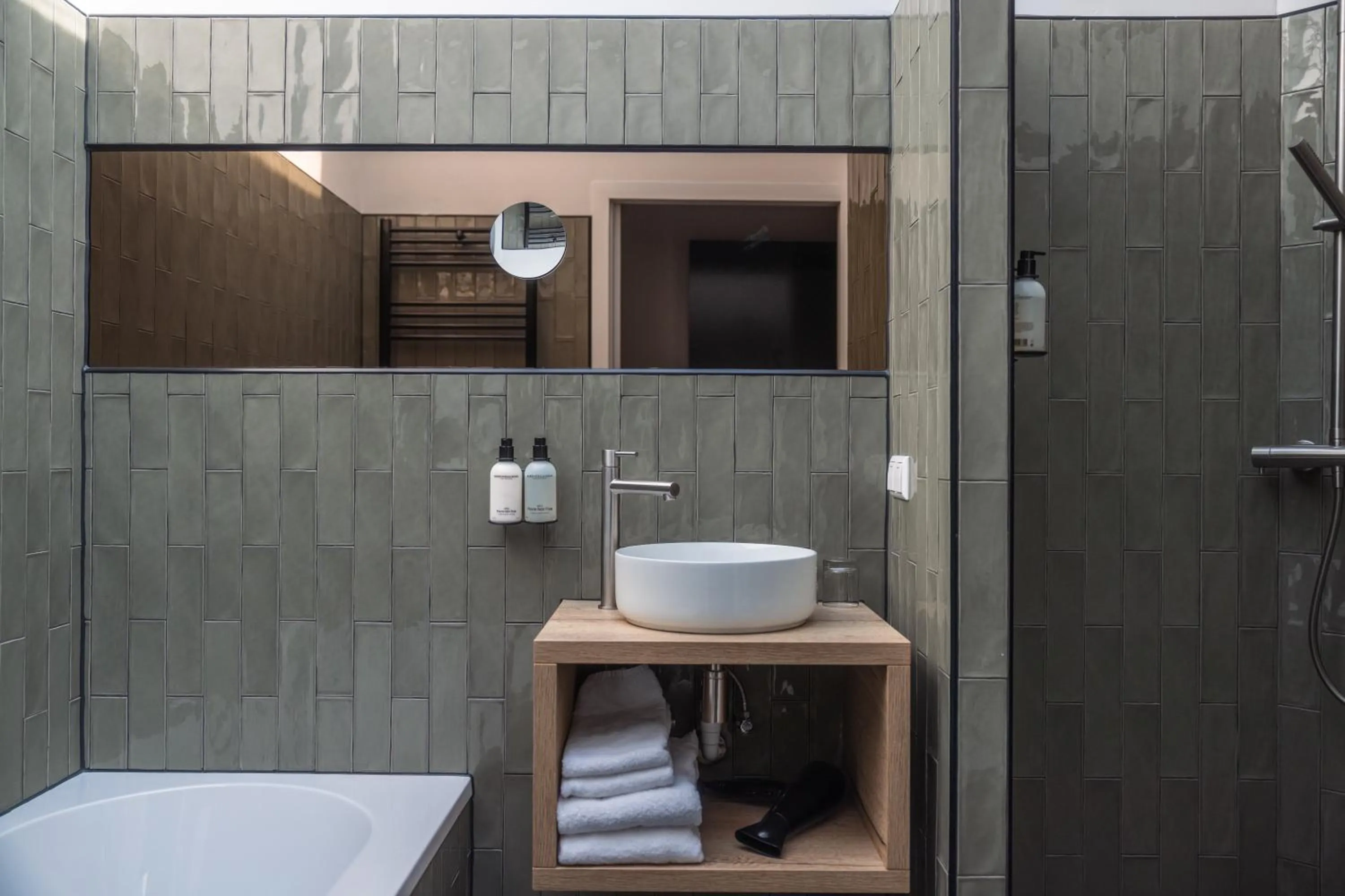 Shower in Badhuis Hotel