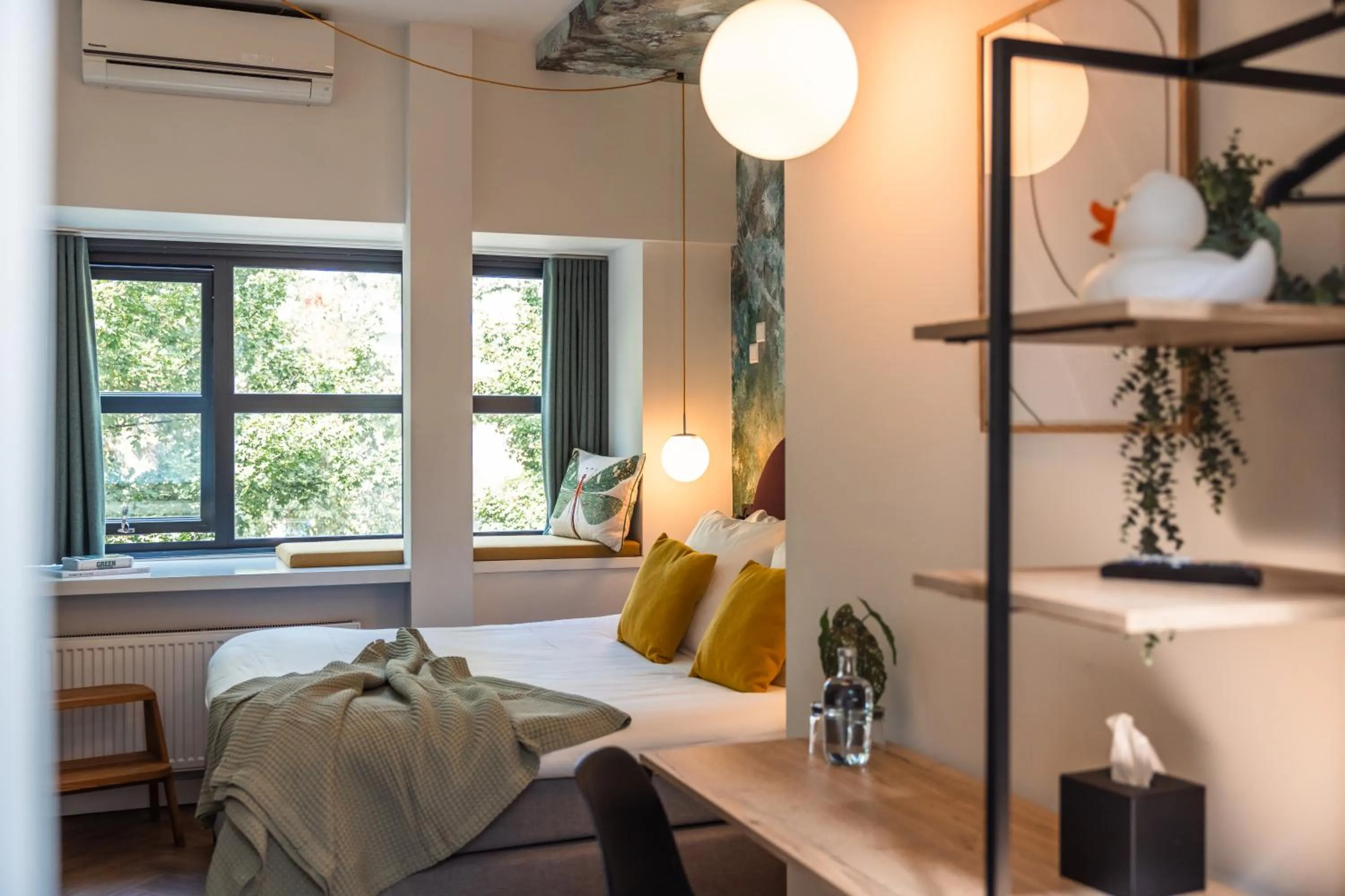 Seating area, Bed in Badhuis Hotel