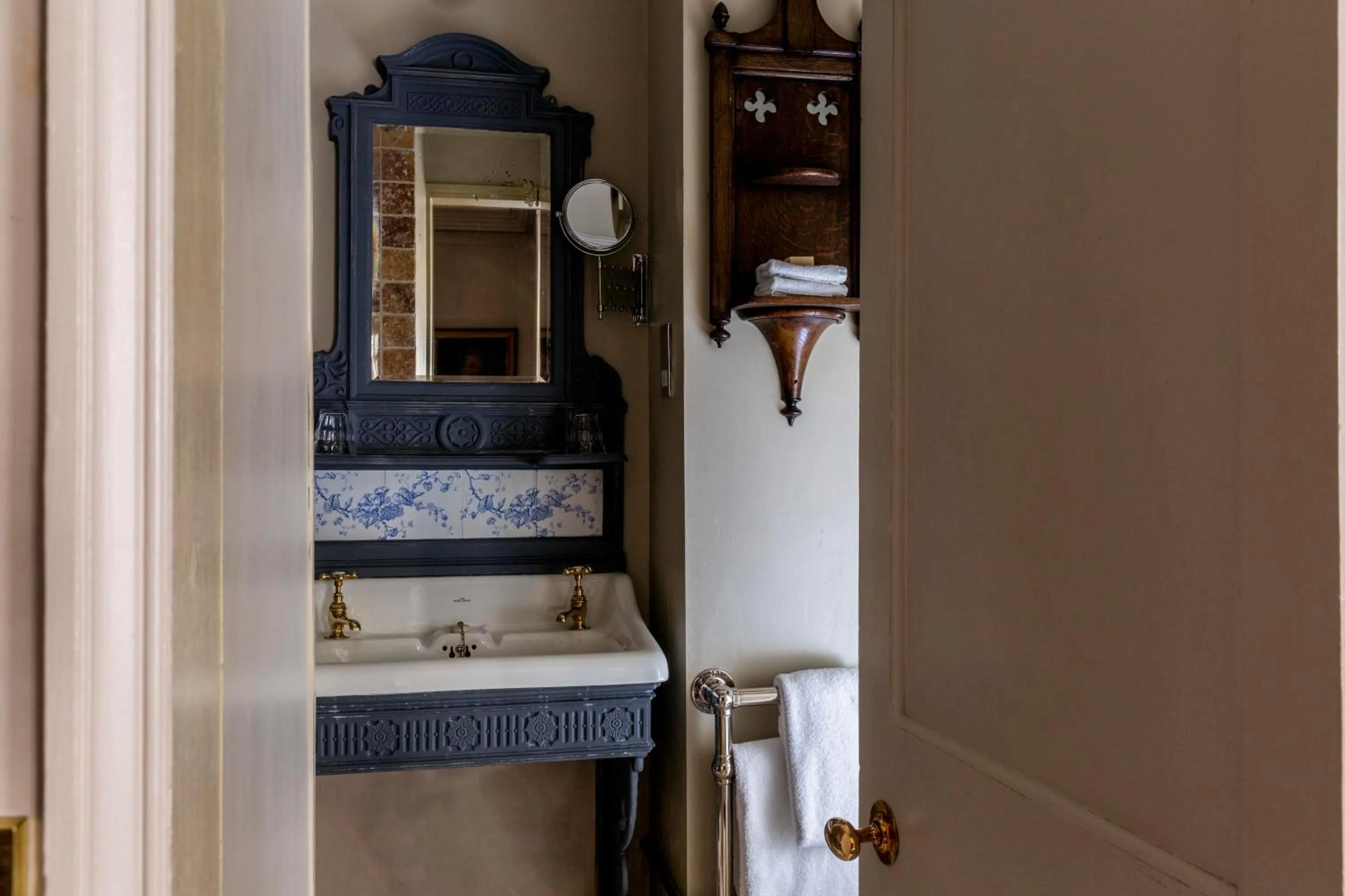 Bathroom in Hazlitt's