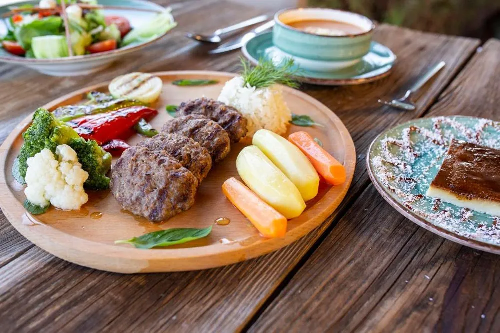 Food and drinks in Lavin Hotel & Spa