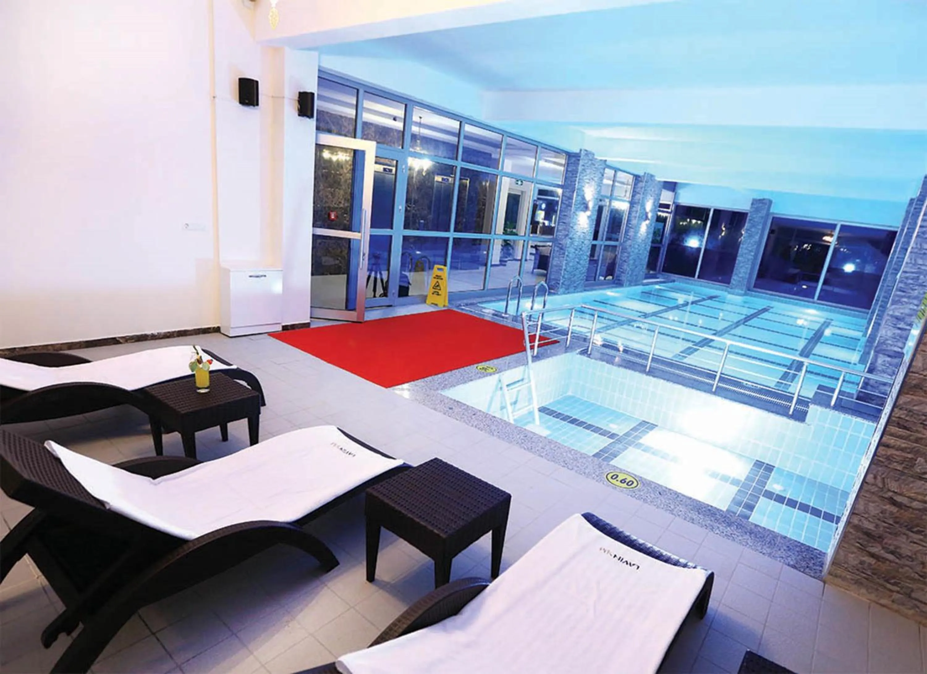 Swimming pool in Lavin Hotel & Spa