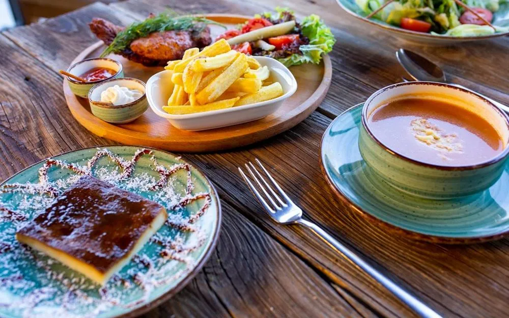 Food and drinks in Lavin Hotel & Spa