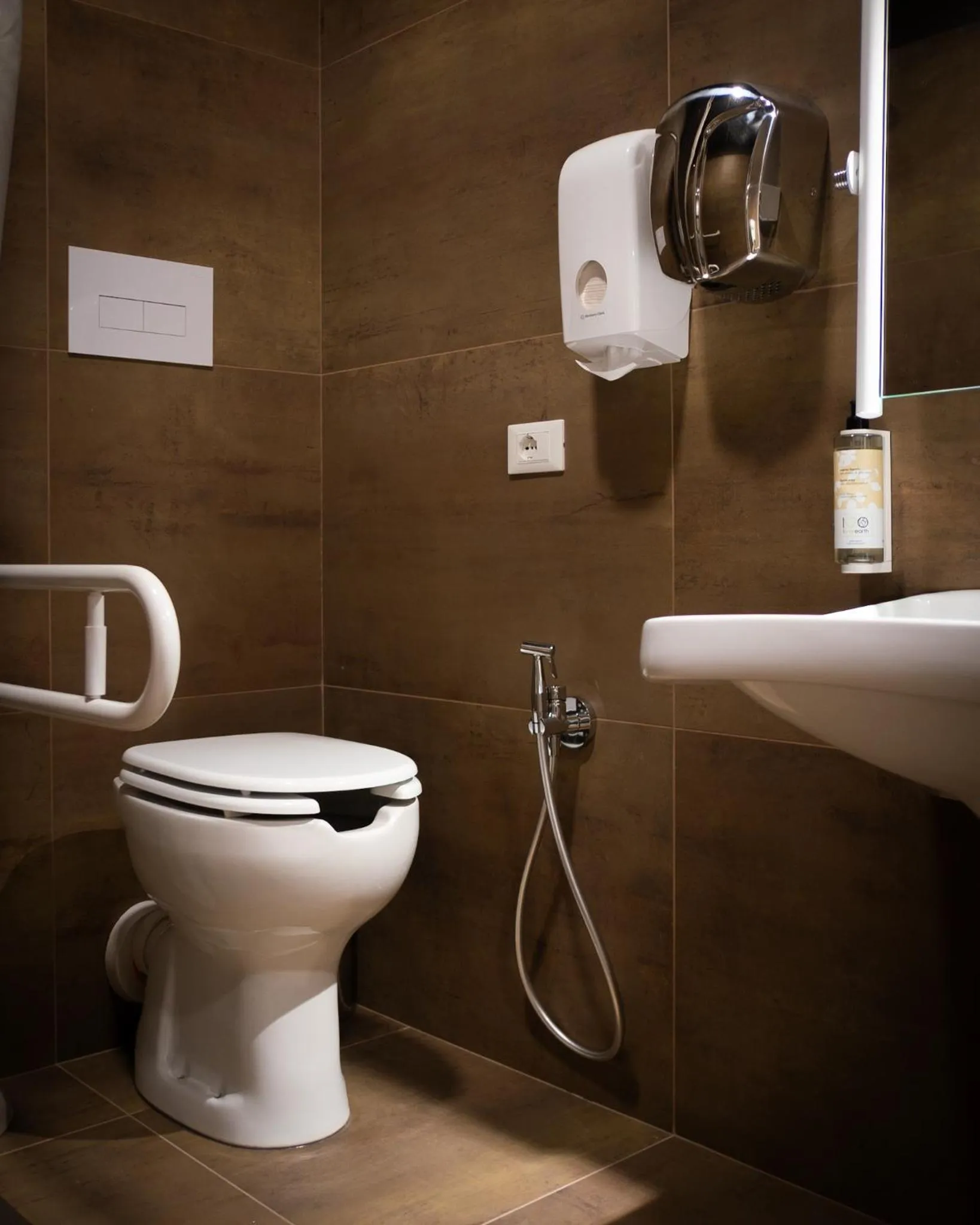 Toilet in Hostelò - Luxury Hostel