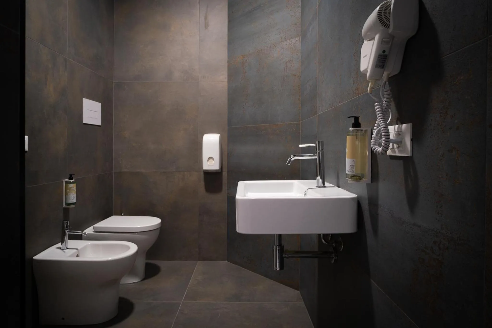 Toilet in Hostelò - Luxury Hostel